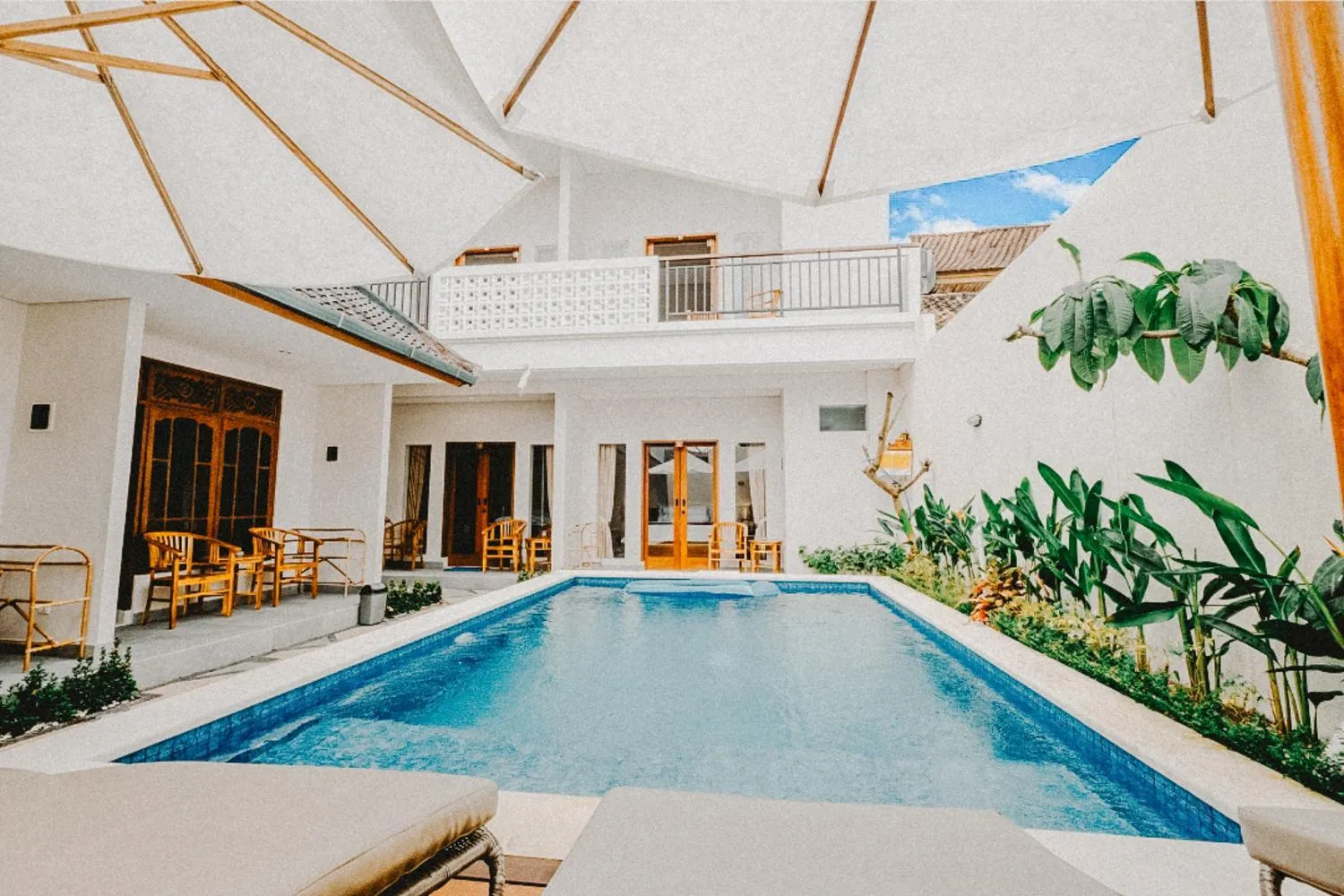 Patio in Turtle Shelter Guest House