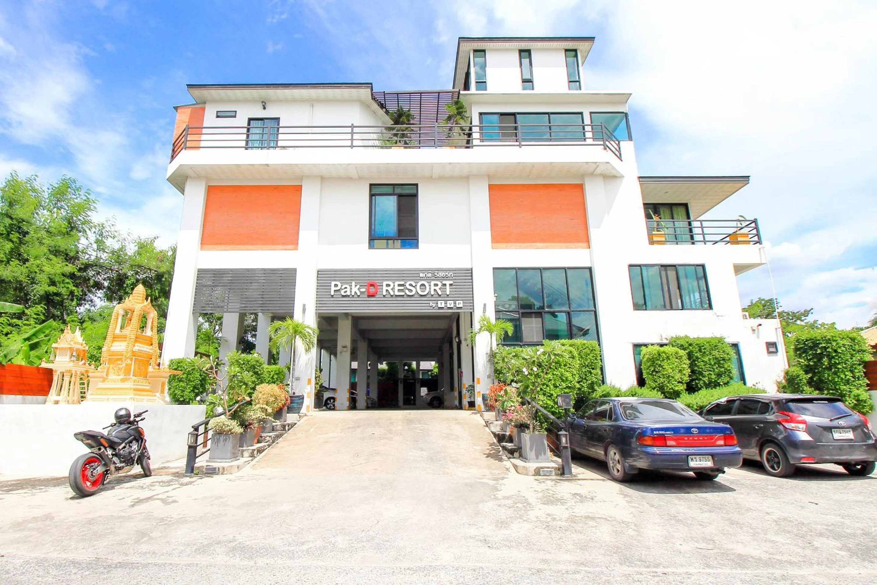 Facade/entrance in Pak-D Resort