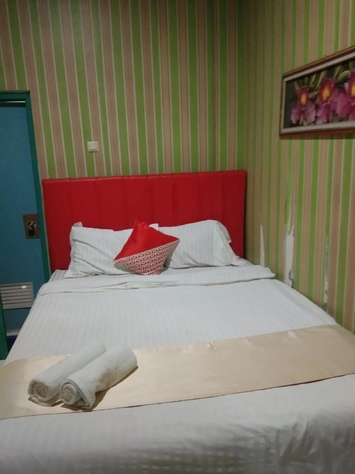 Hotel krui syariah