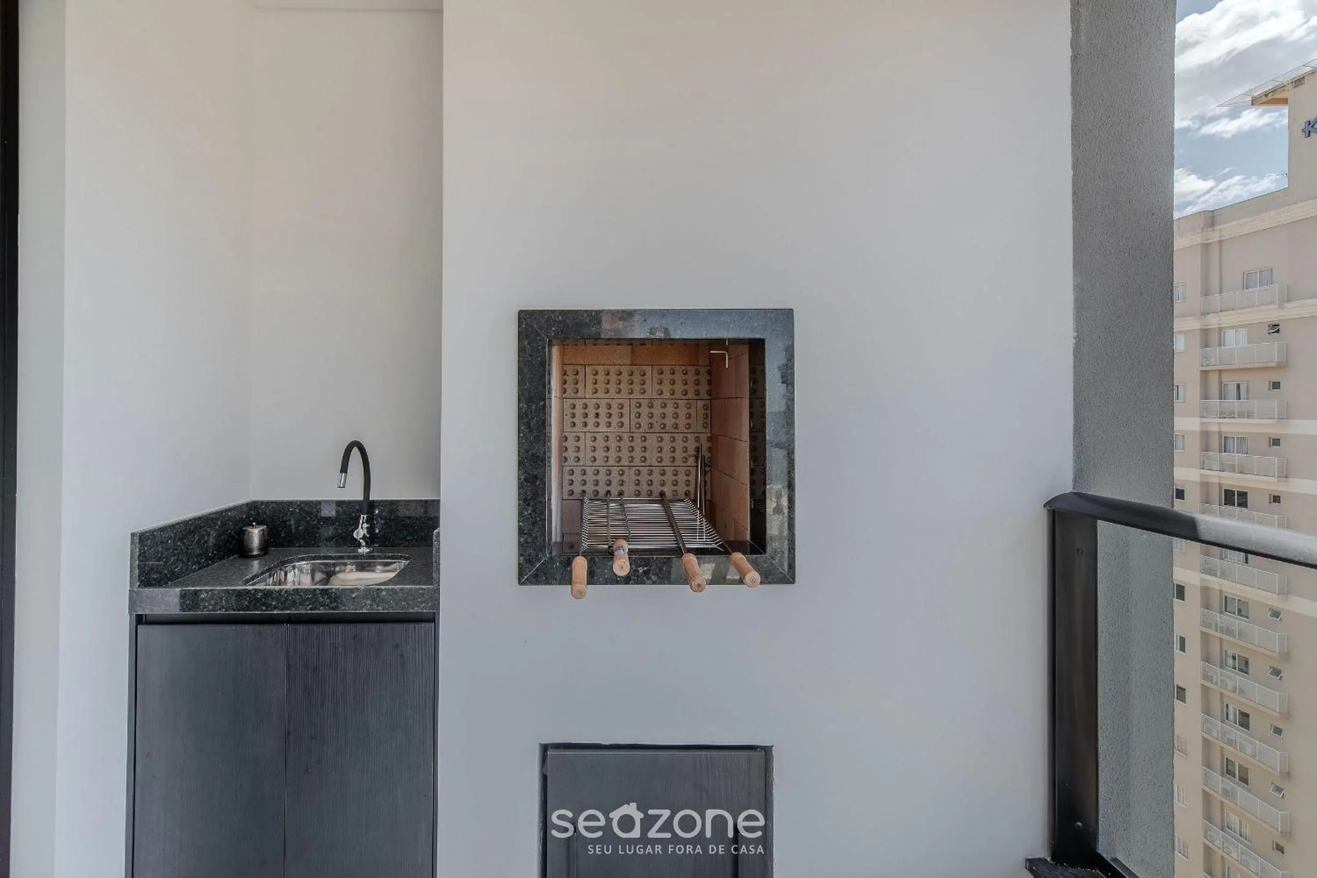 Apt Sea View 500m Beach Itapema DSH1702