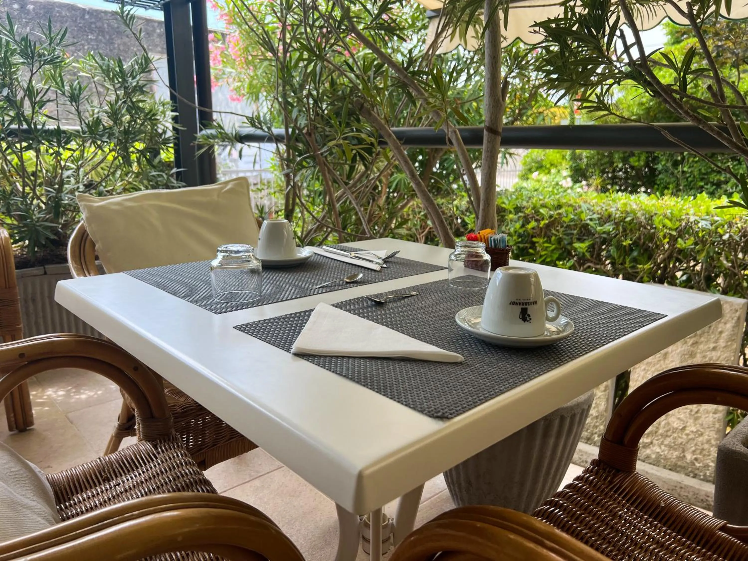 Patio in Hotel Marina