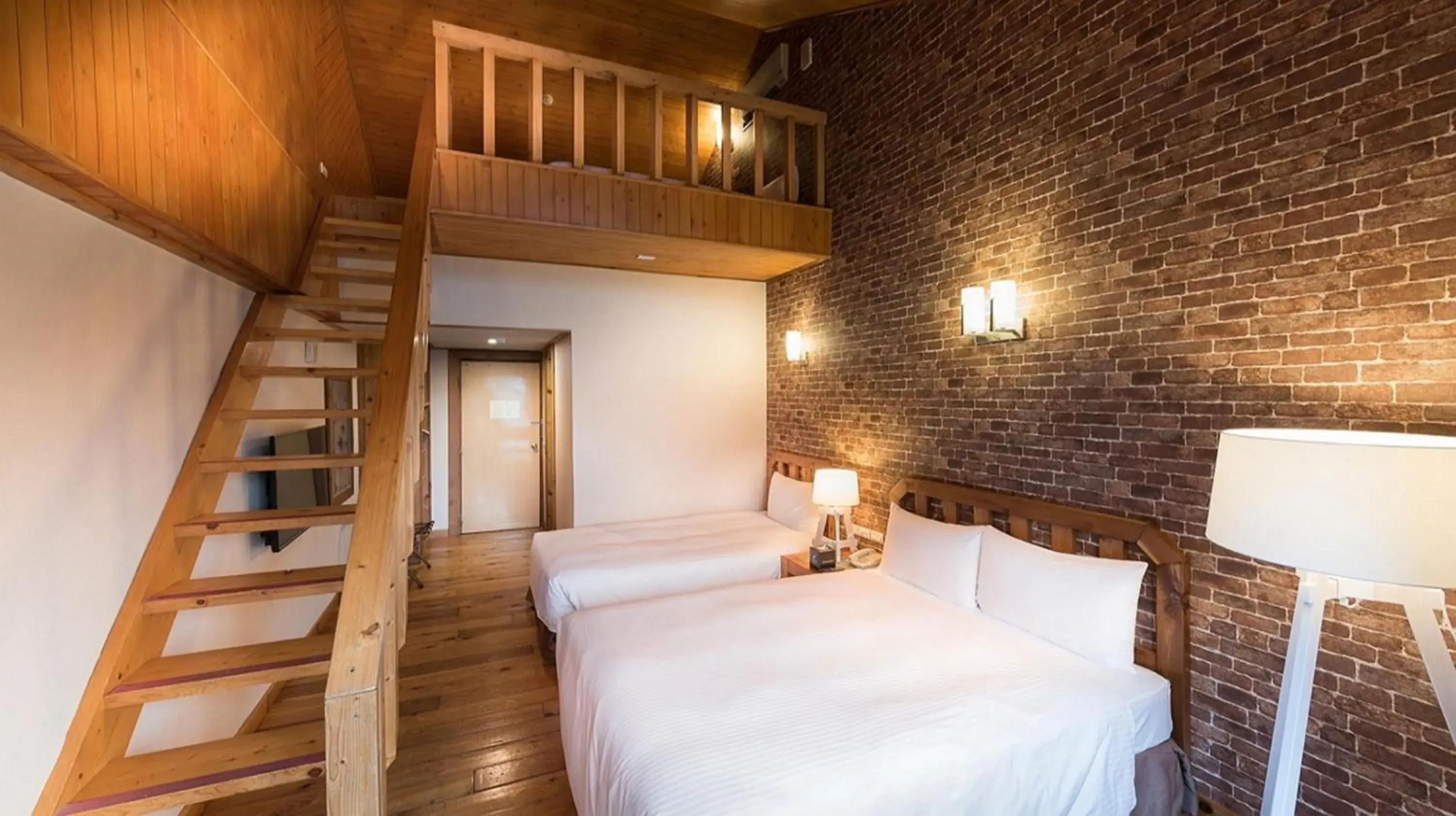 Photo of the whole room, Bed in Chilan Hotel Photo of the whole room, Bed in Chilan Hotel