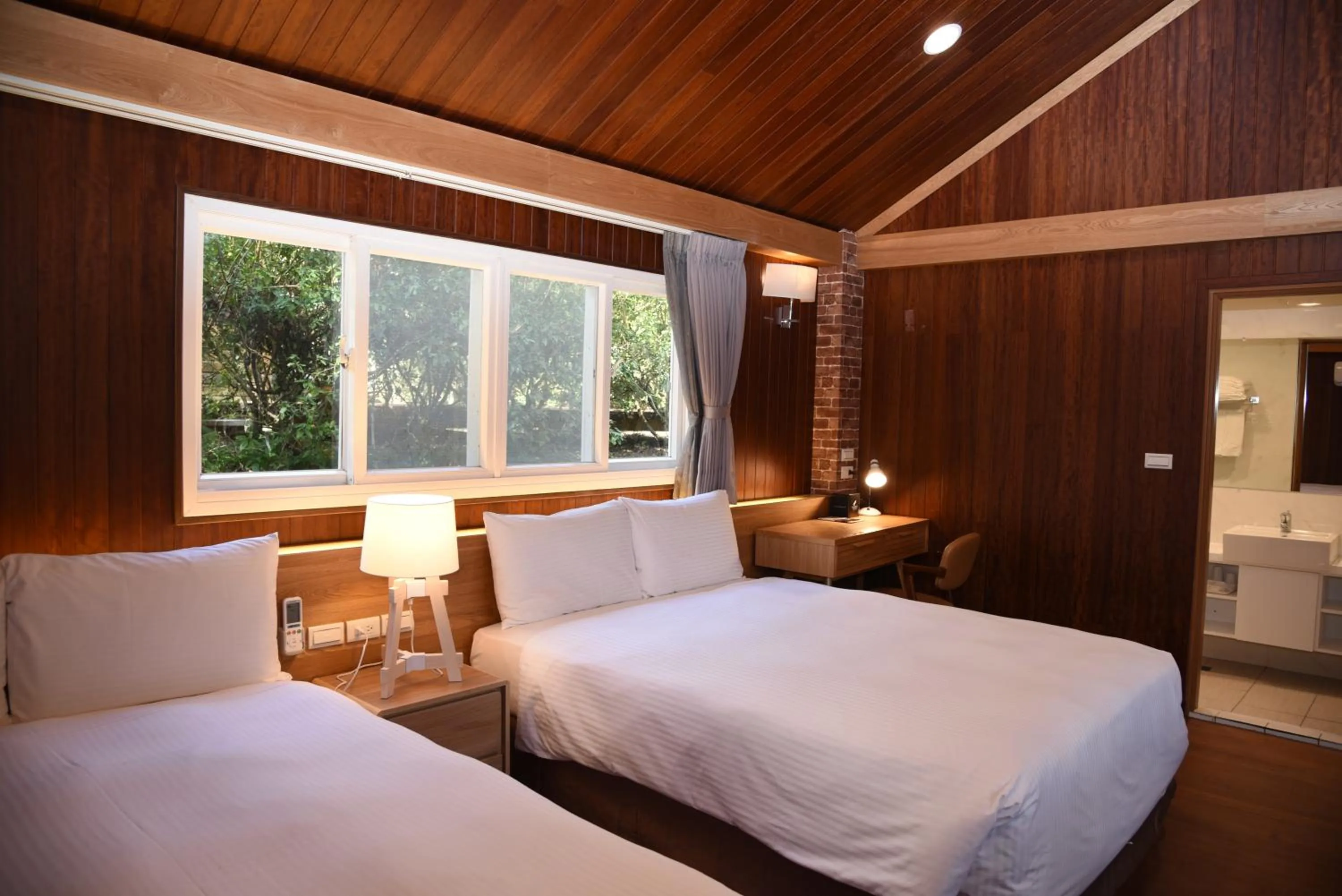 Bedroom, Bed in Chilan Hotel