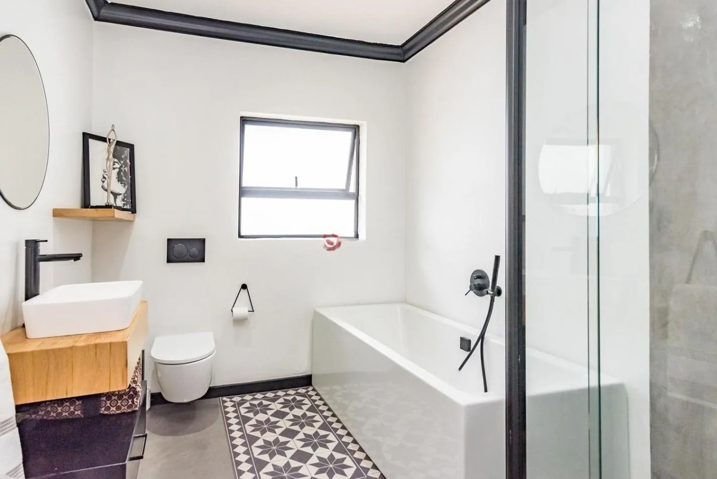 Shower in The Urban Sanctuary Boutique Hotel & Retreat