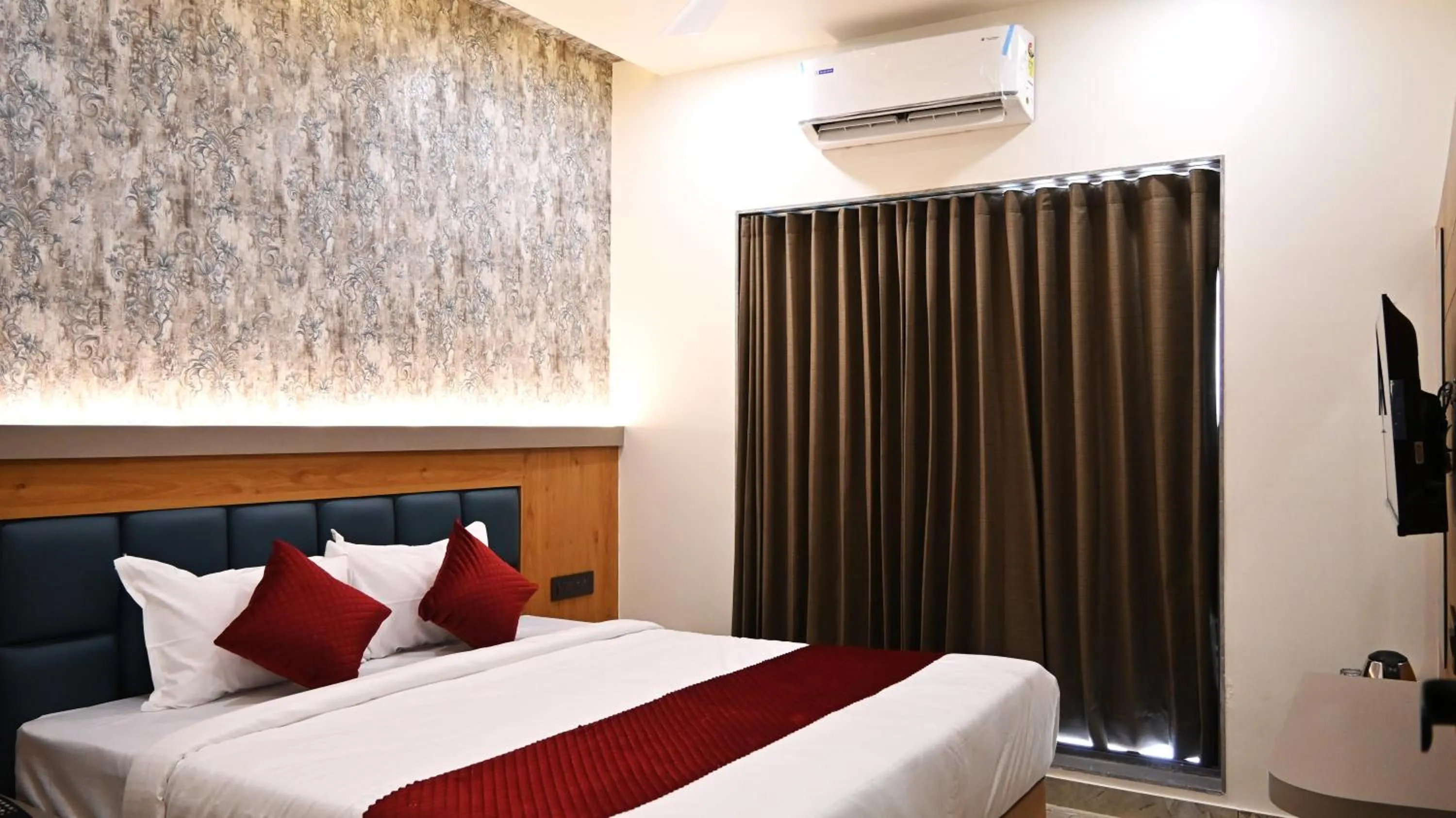 The Sky Comfort Hotel Mahi