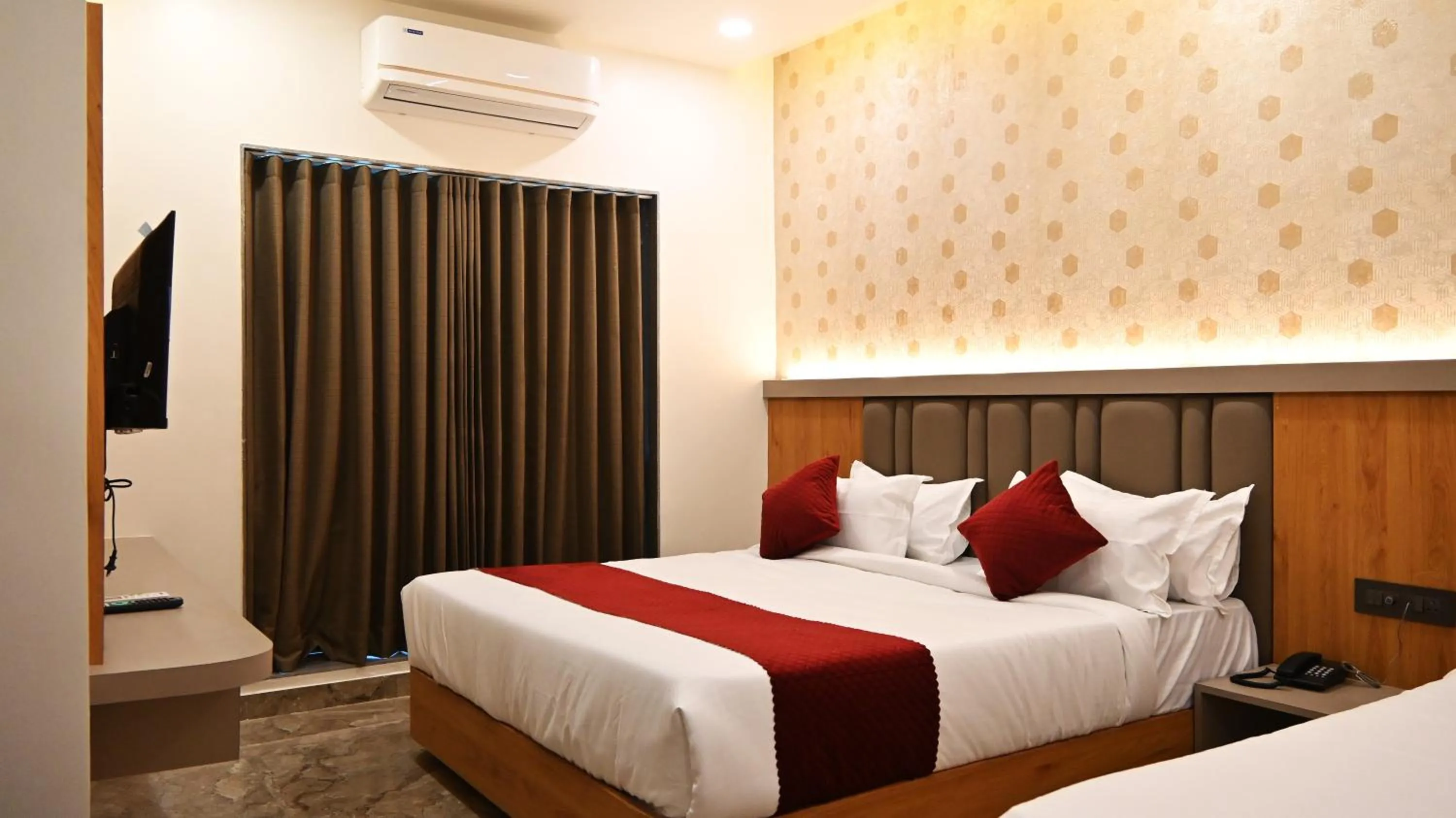 The Sky Comfort Hotel Mahi