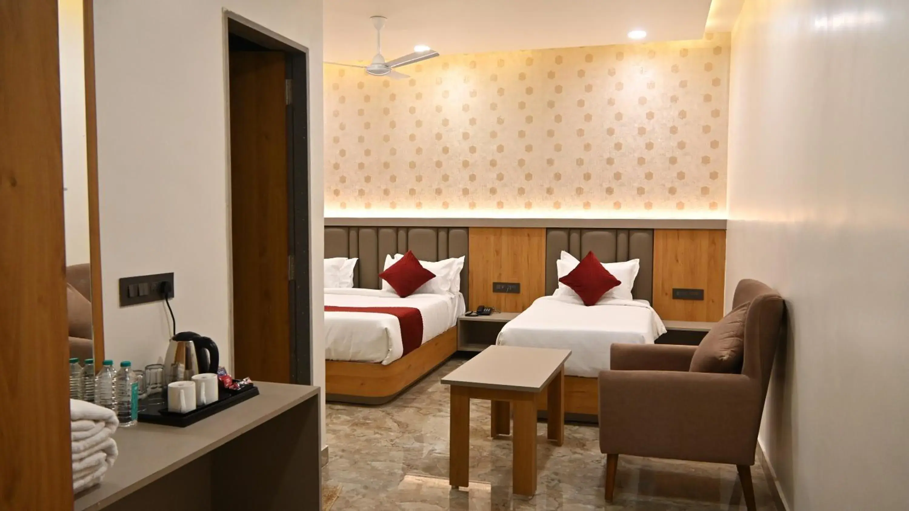 Triple Room in The Sky Comfort Hotel Mahi Triple Room in The Sky Comfort Hotel Mahi