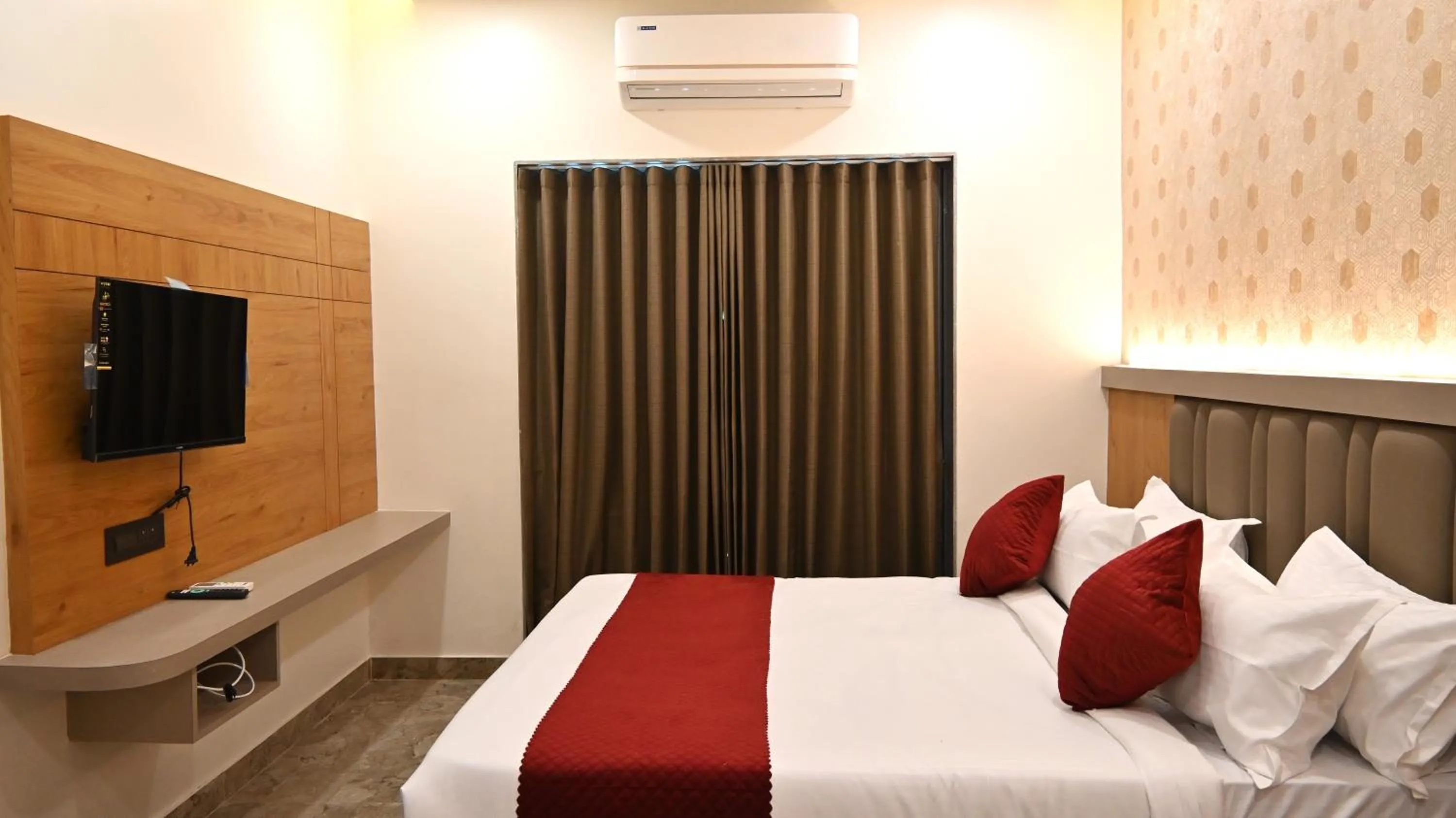The Sky Comfort Hotel Mahi