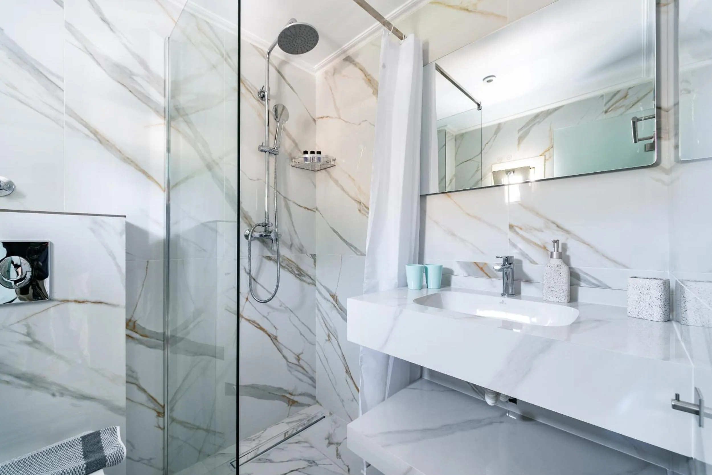 Shower in Corfu Maris