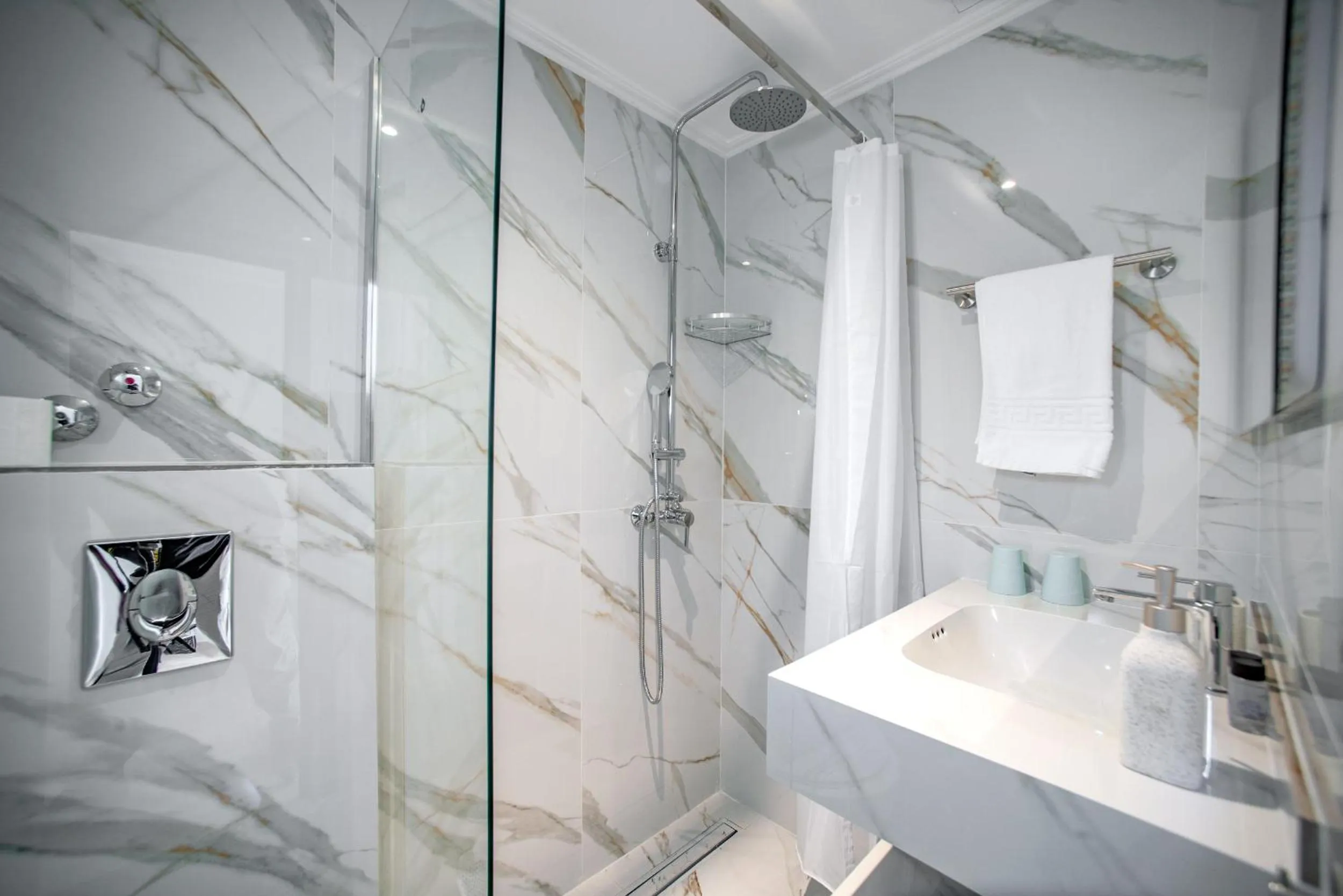 Shower in Corfu Maris