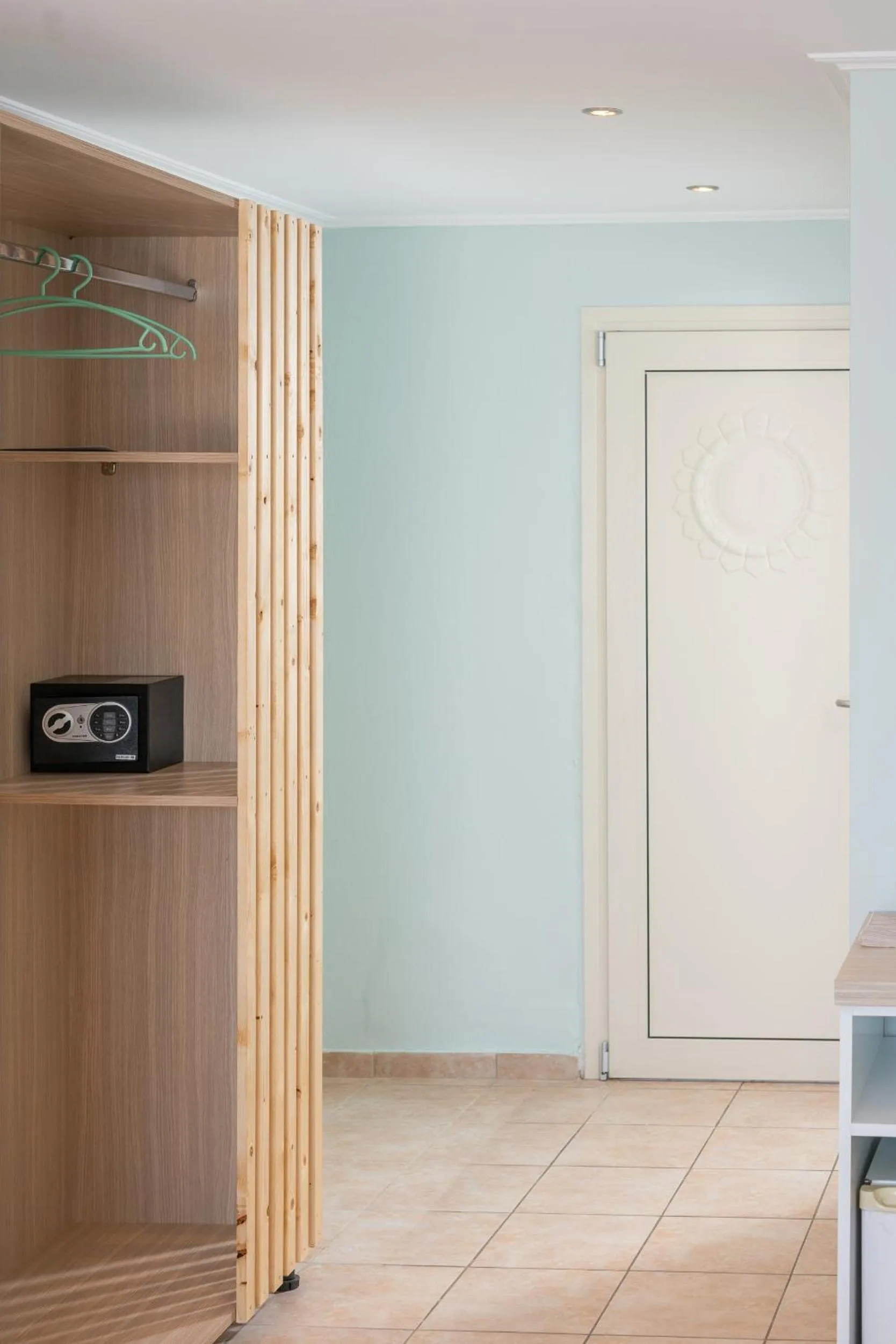 wardrobe in Corfu Maris