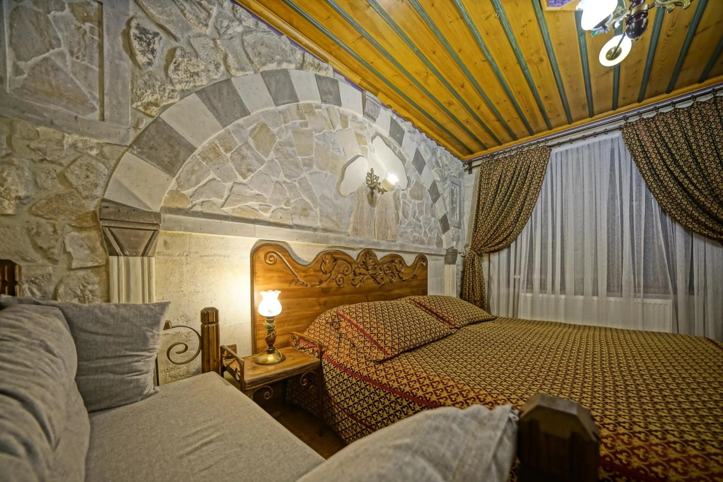 Photo of the whole room, Bed in Alaturca House