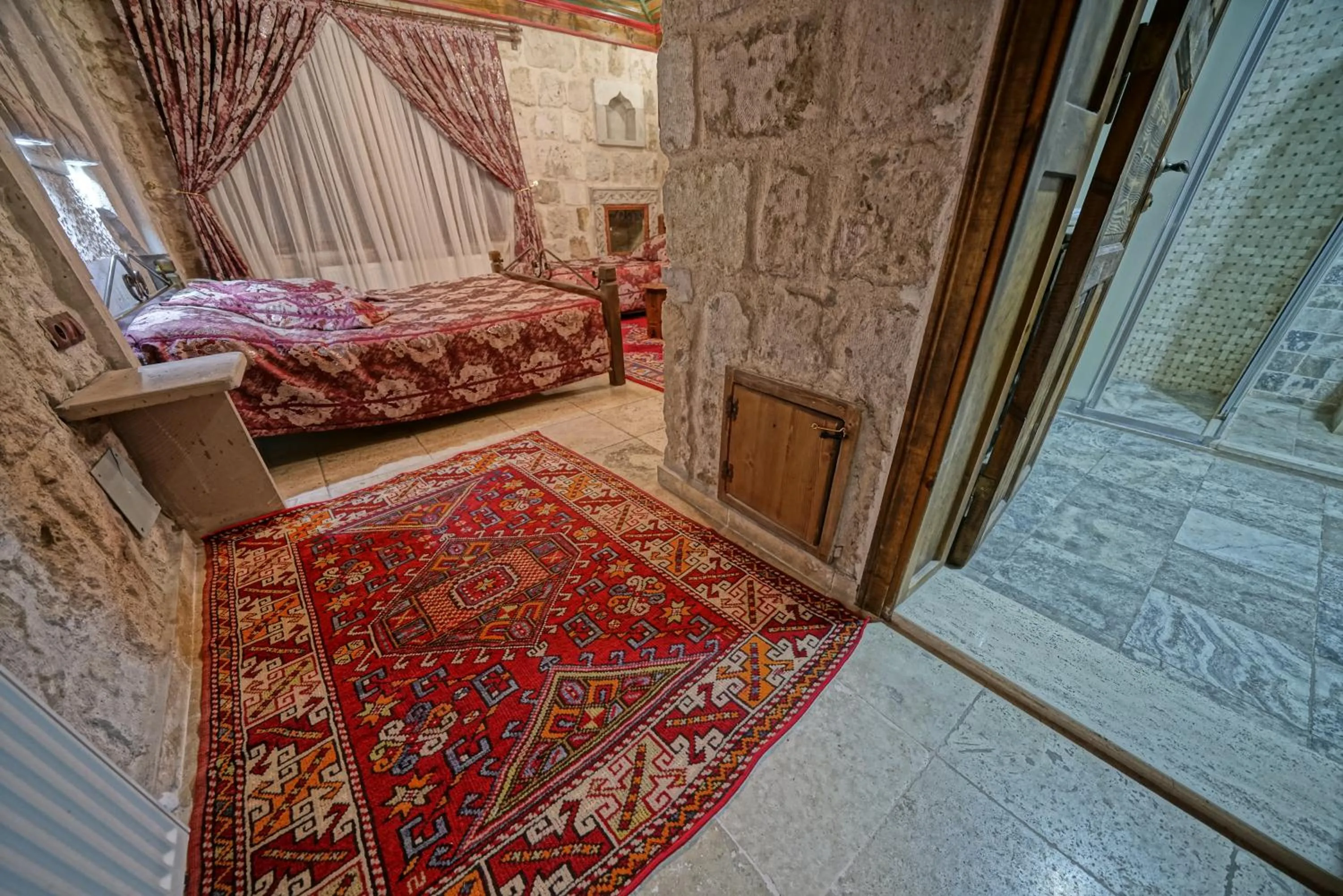 Photo of the whole room, Bed in Alaturca House