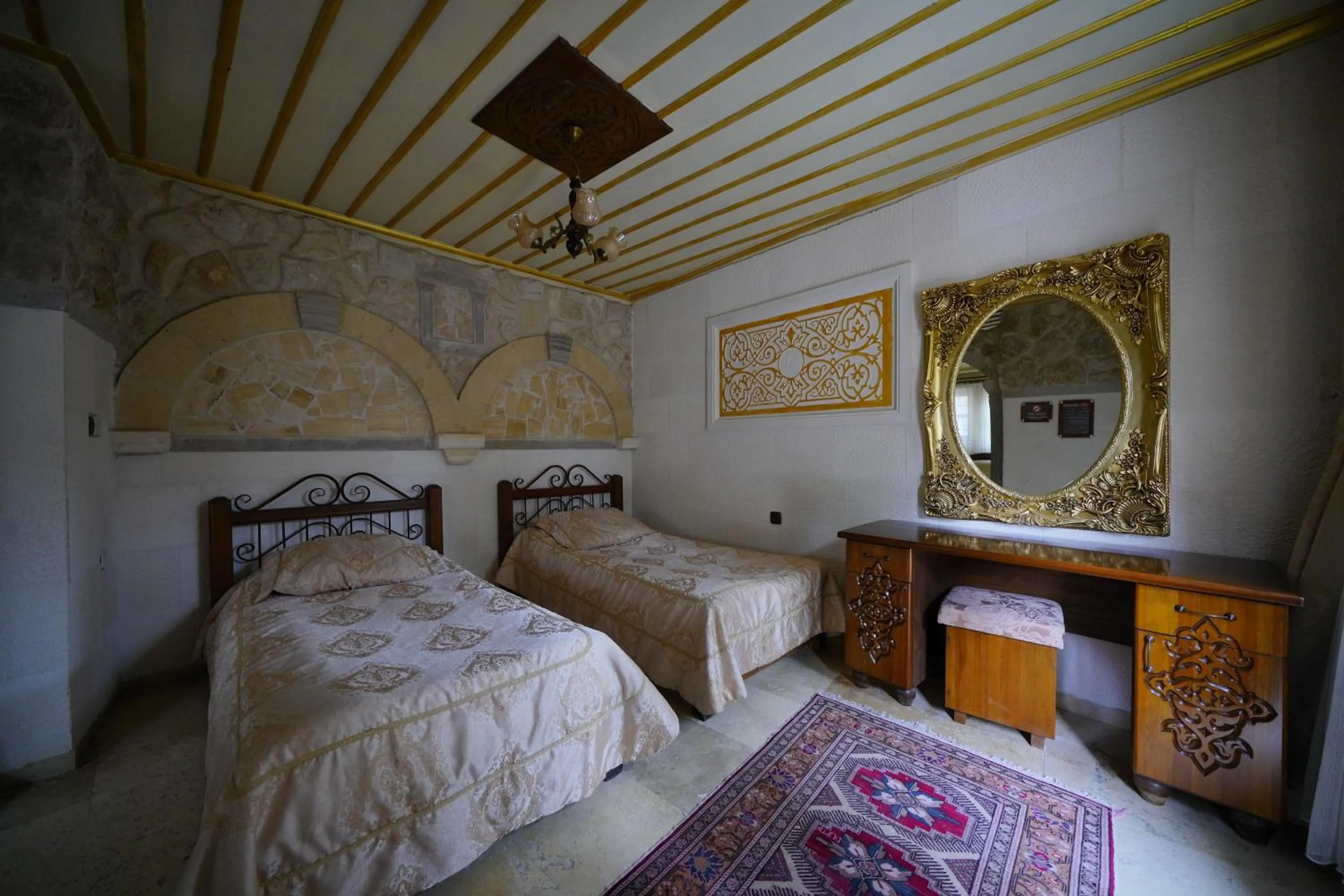 Photo of the whole room, Bed in Alaturca House