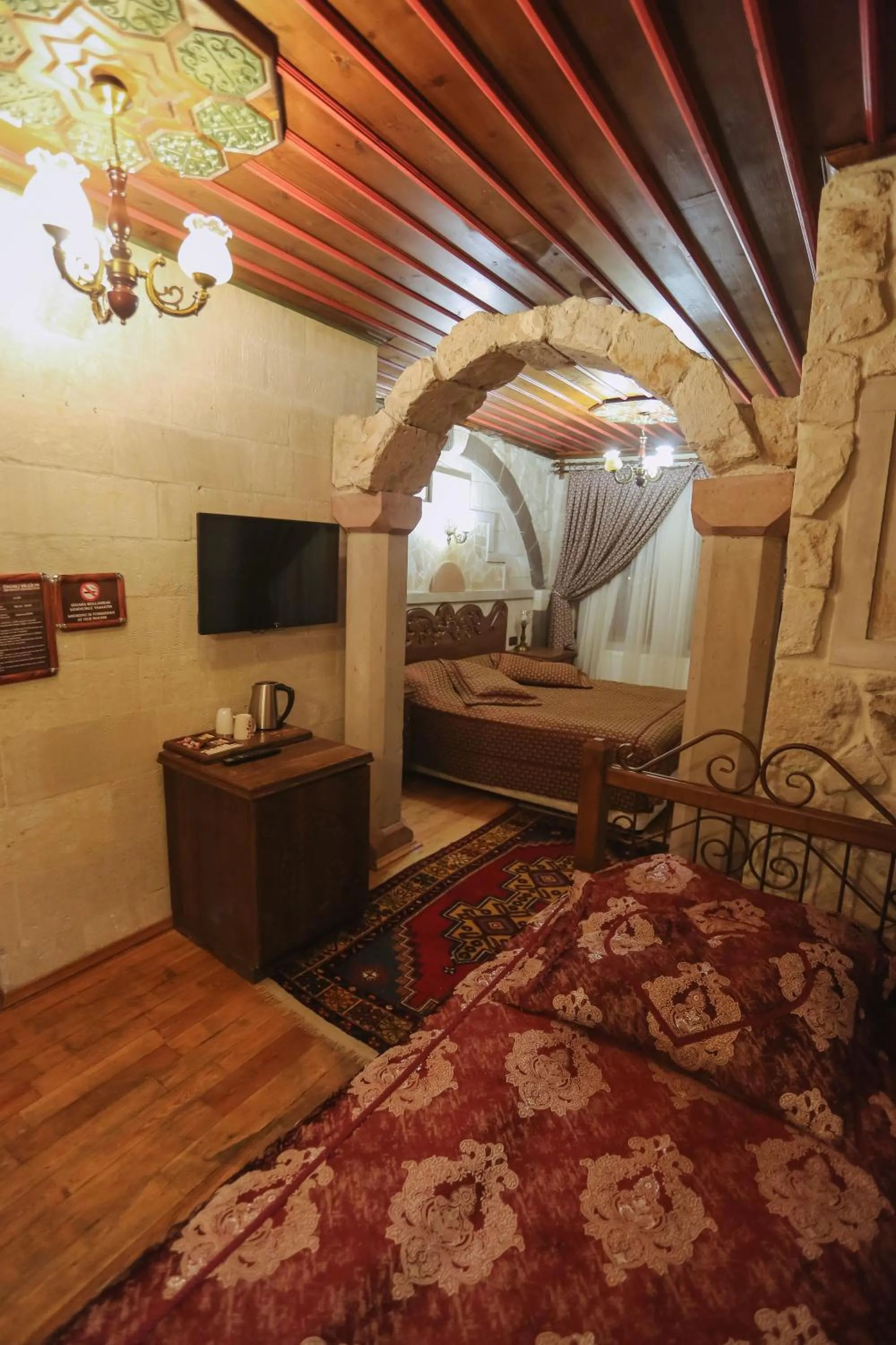 Photo of the whole room, Bed in Alaturca House