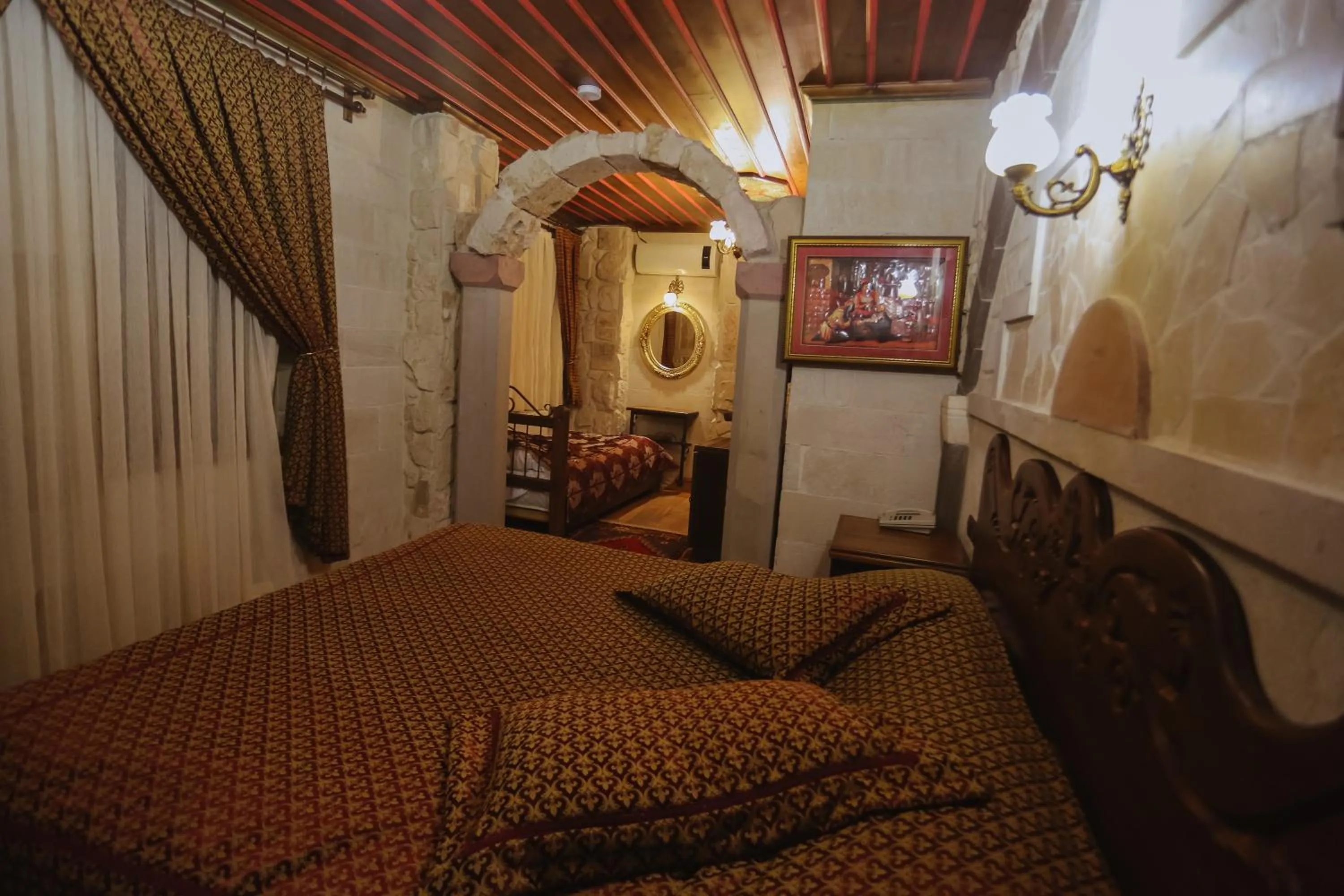 Photo of the whole room, Bed in Alaturca House