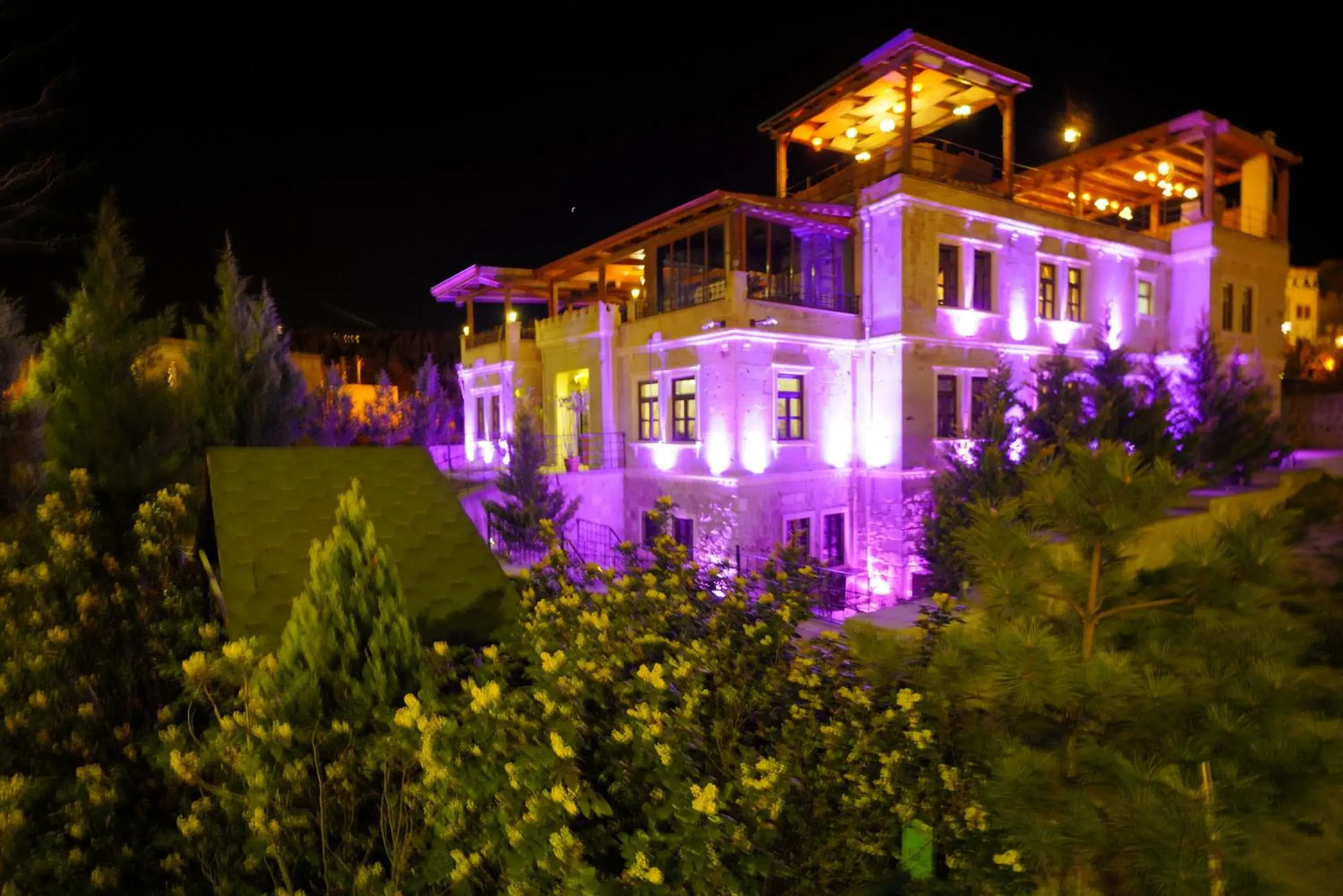 Property building in Alaturca House Property building in Alaturca House