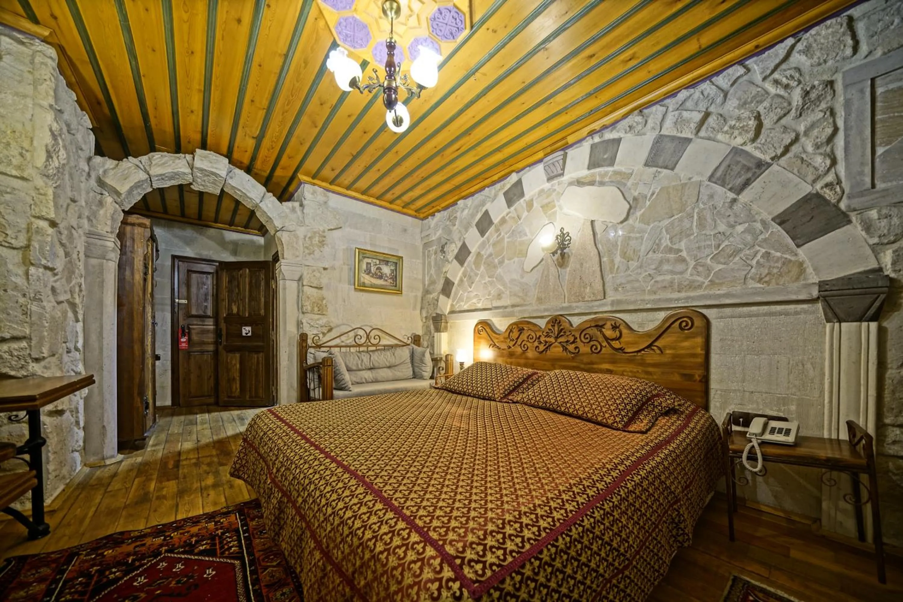 Photo of the whole room, Bed in Alaturca House