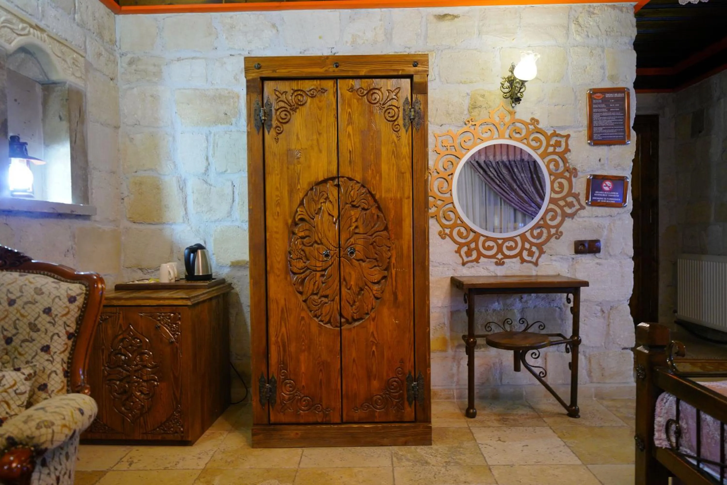 Photo of the whole room in Alaturca House