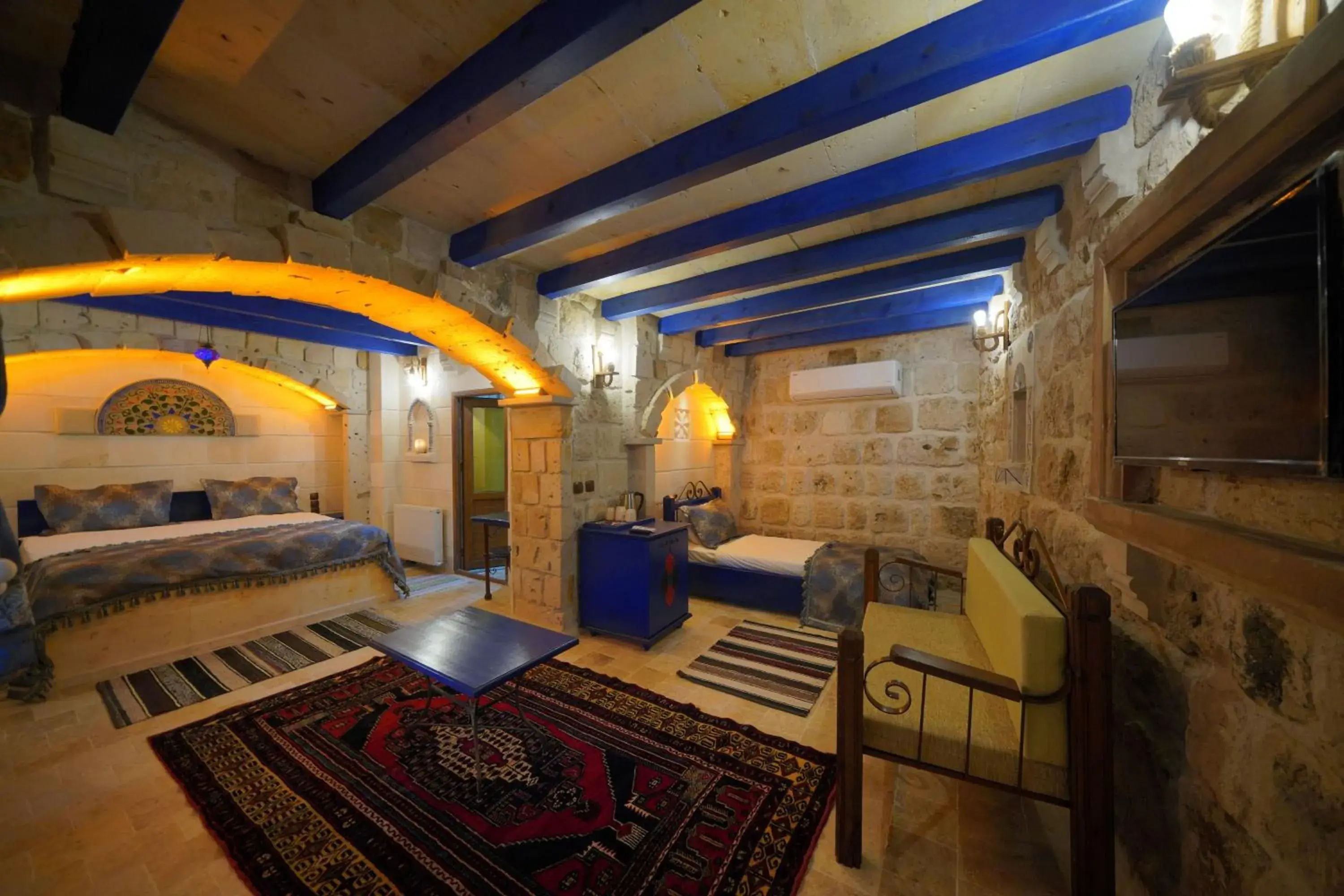 Photo of the whole room, Bed in Alaturca House Photo of the whole room, Bed in Alaturca House