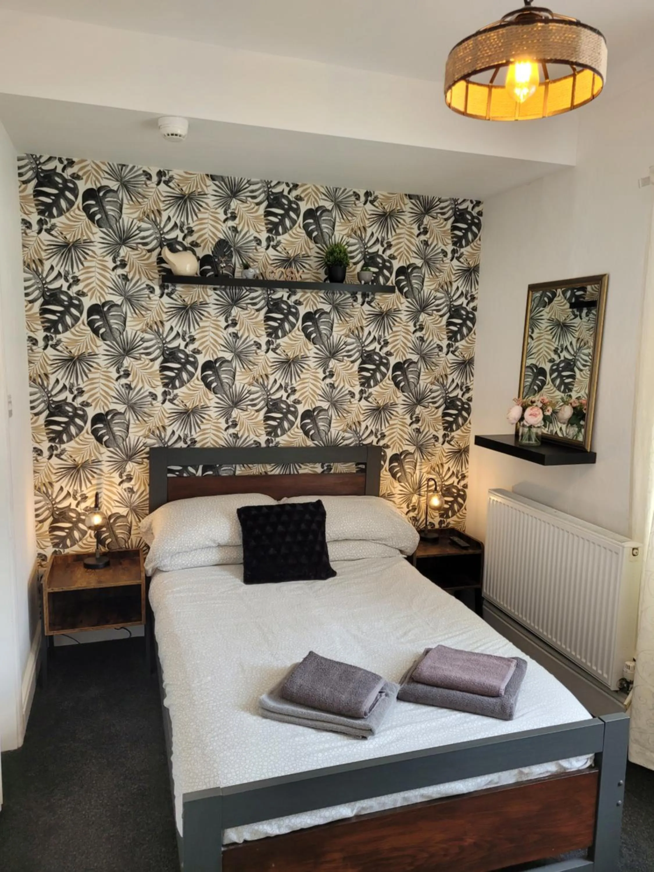 Bed in Room@87