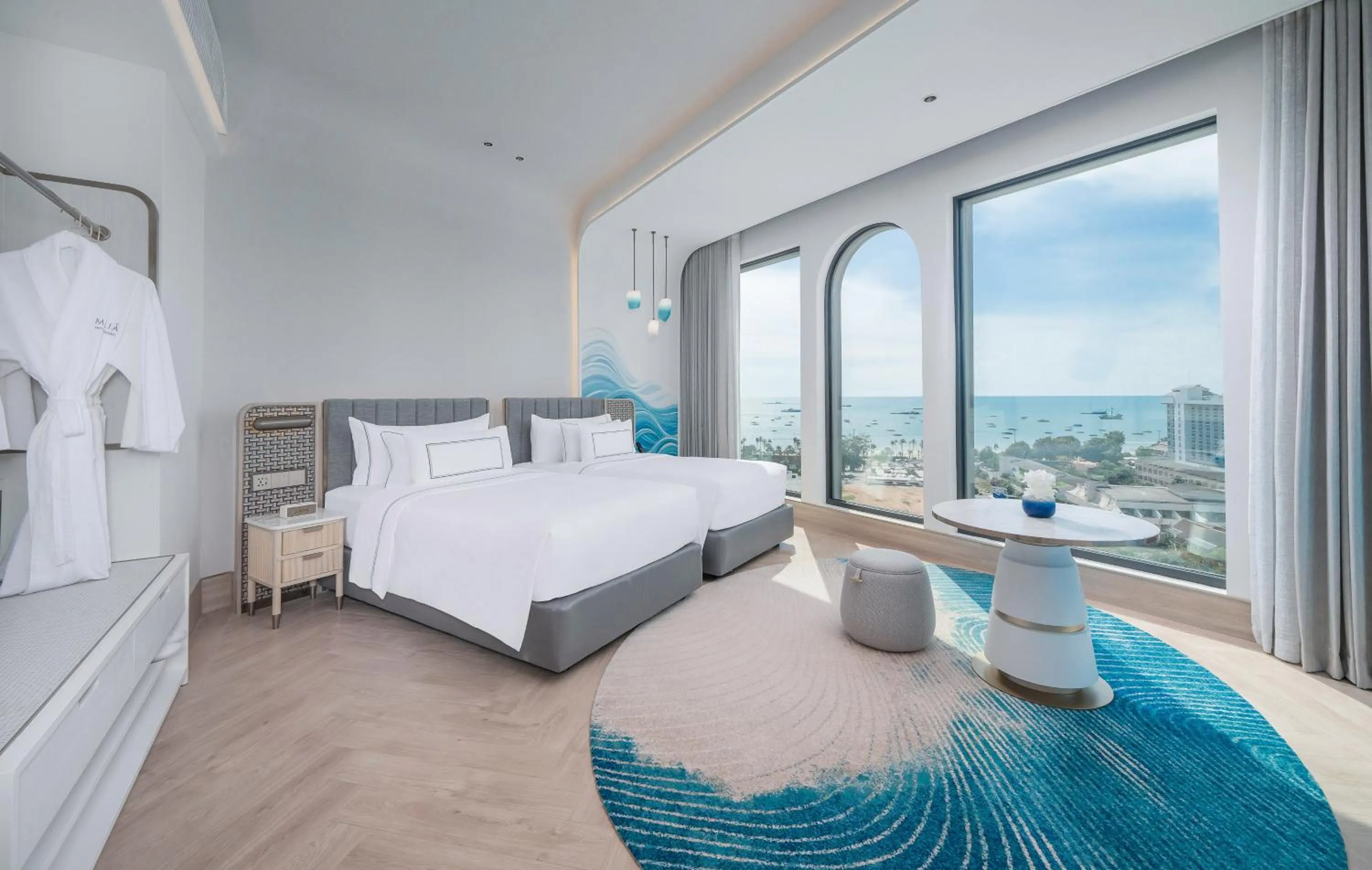 View (from property/room), Bed in Meliá Pattaya Hotel