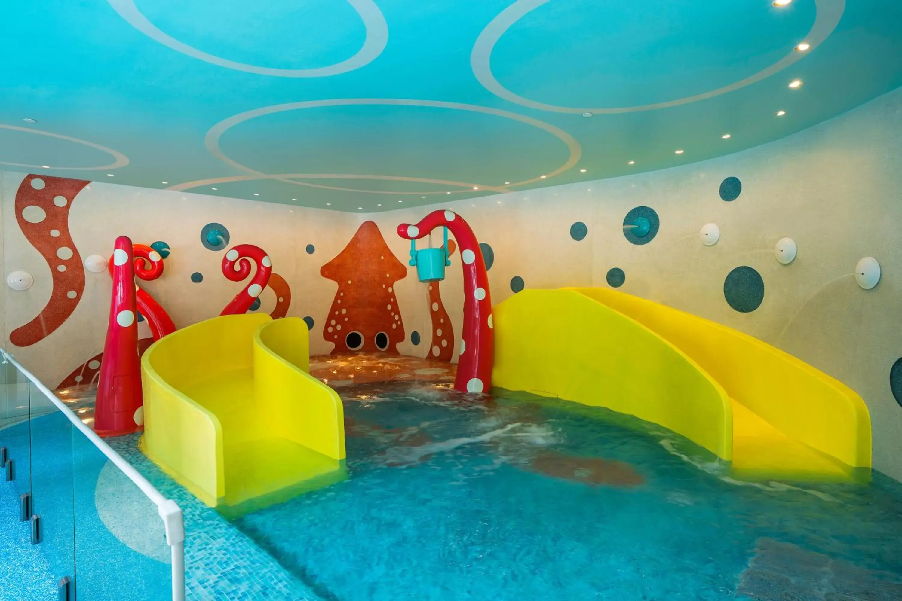 Swimming pool in Meliá Pattaya Hotel Swimming pool in Meliá Pattaya Hotel