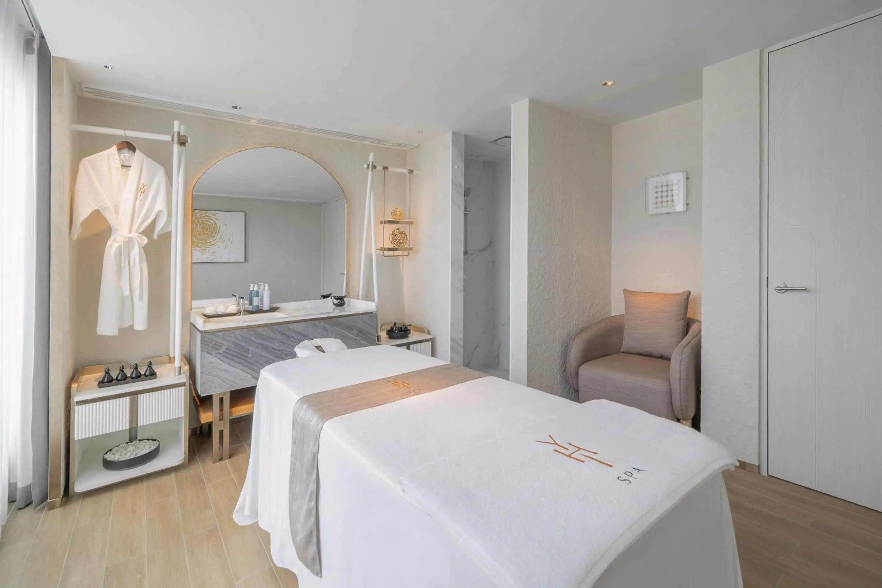 Bed in Meliá Pattaya Hotel Bed in Meliá Pattaya Hotel