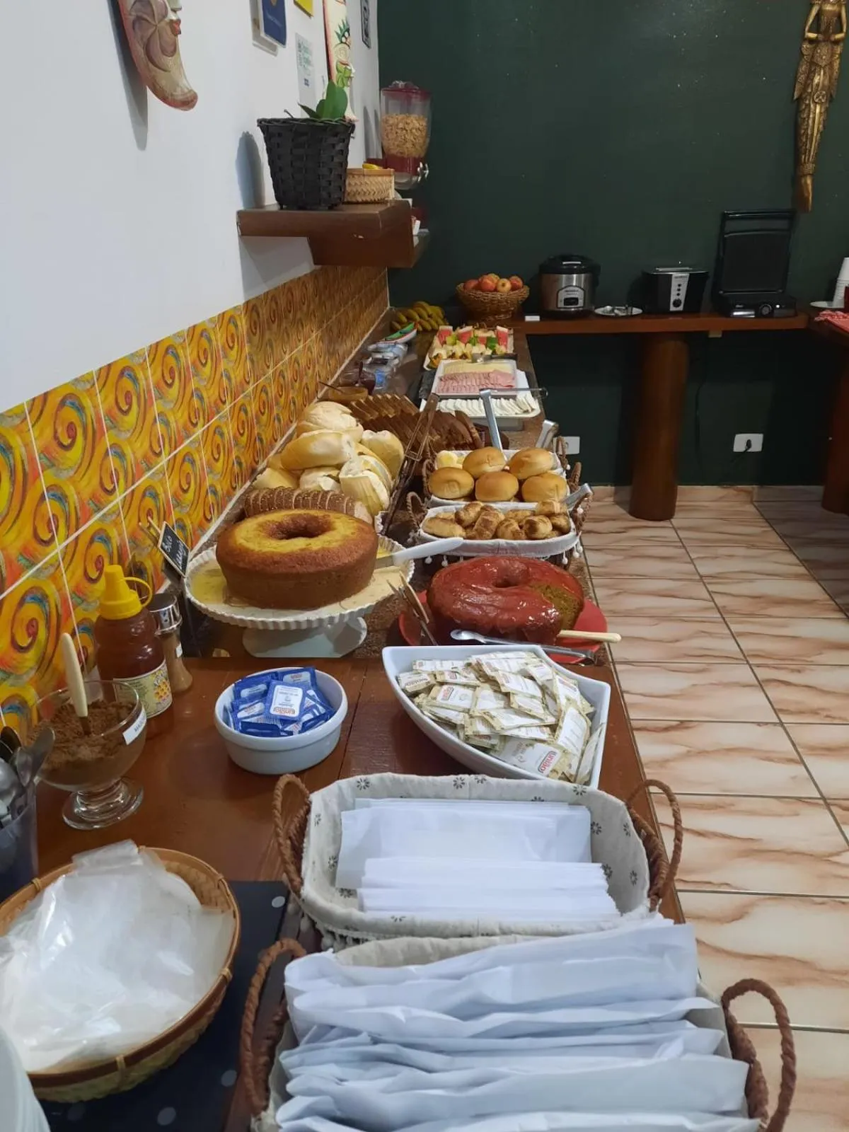 Buffet breakfast in Pousada Estrela Mare