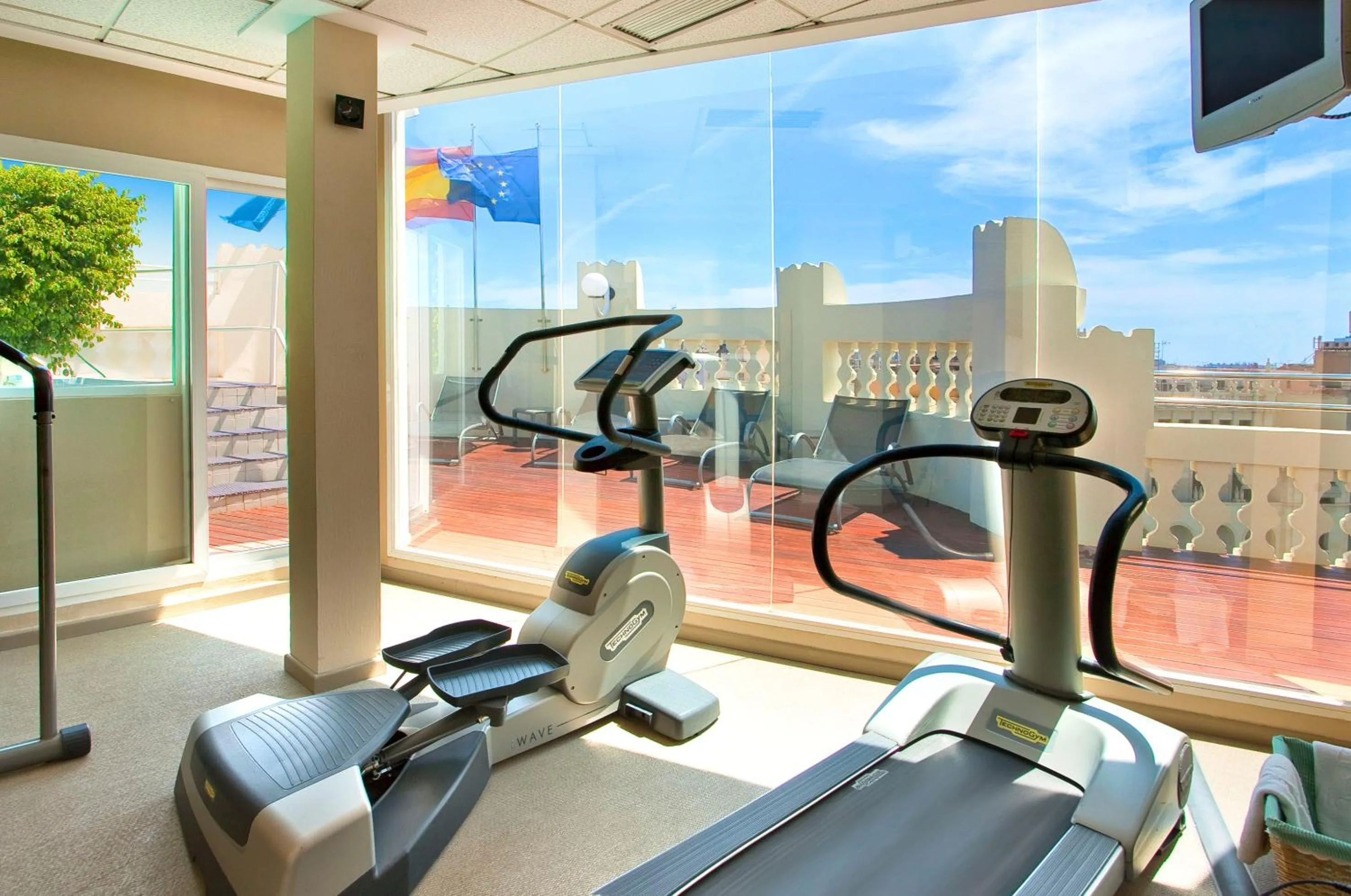 Fitness centre/facilities in Melia Plaza Valencia
