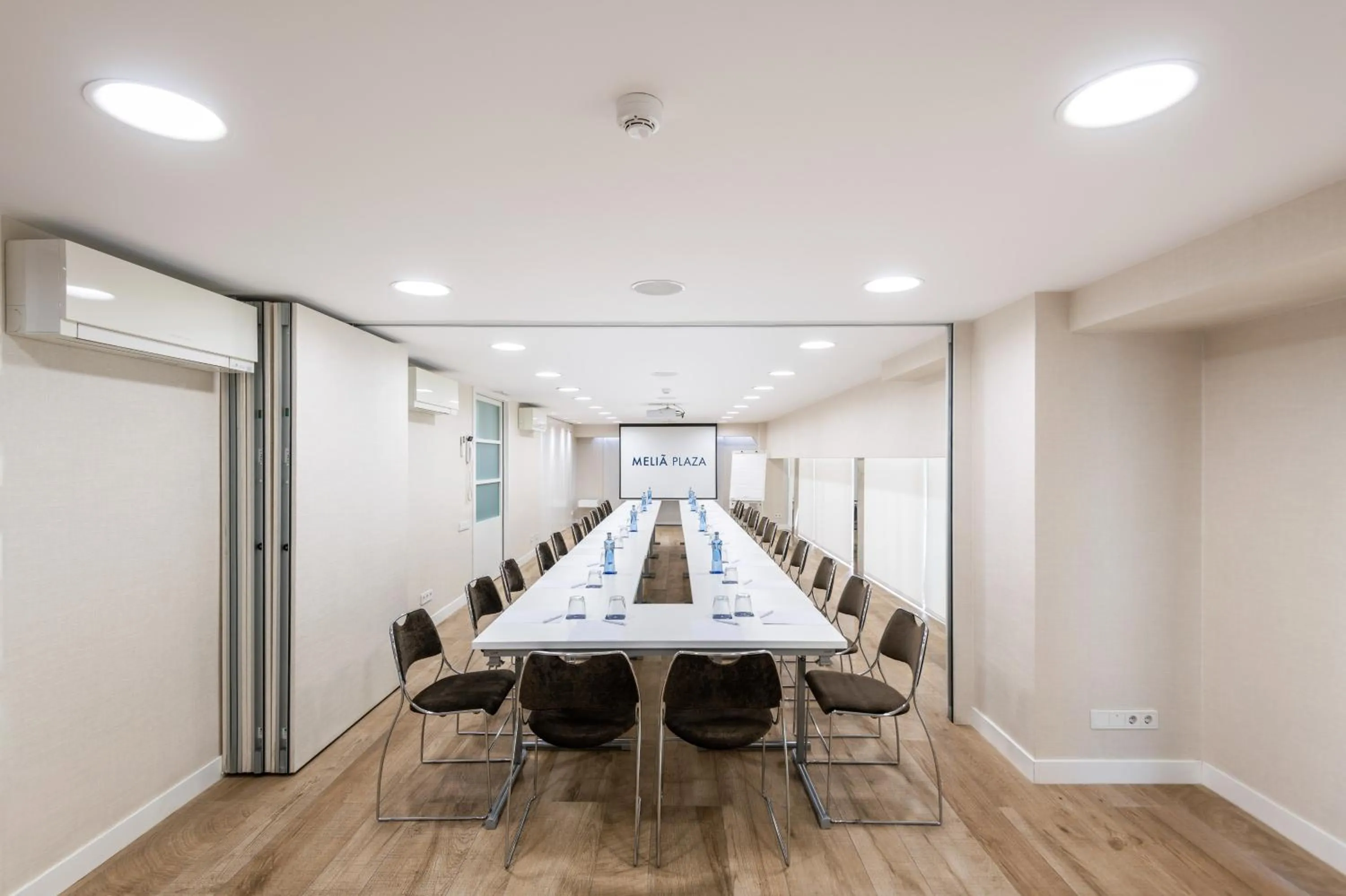 Meeting/conference room in Melia Plaza Valencia