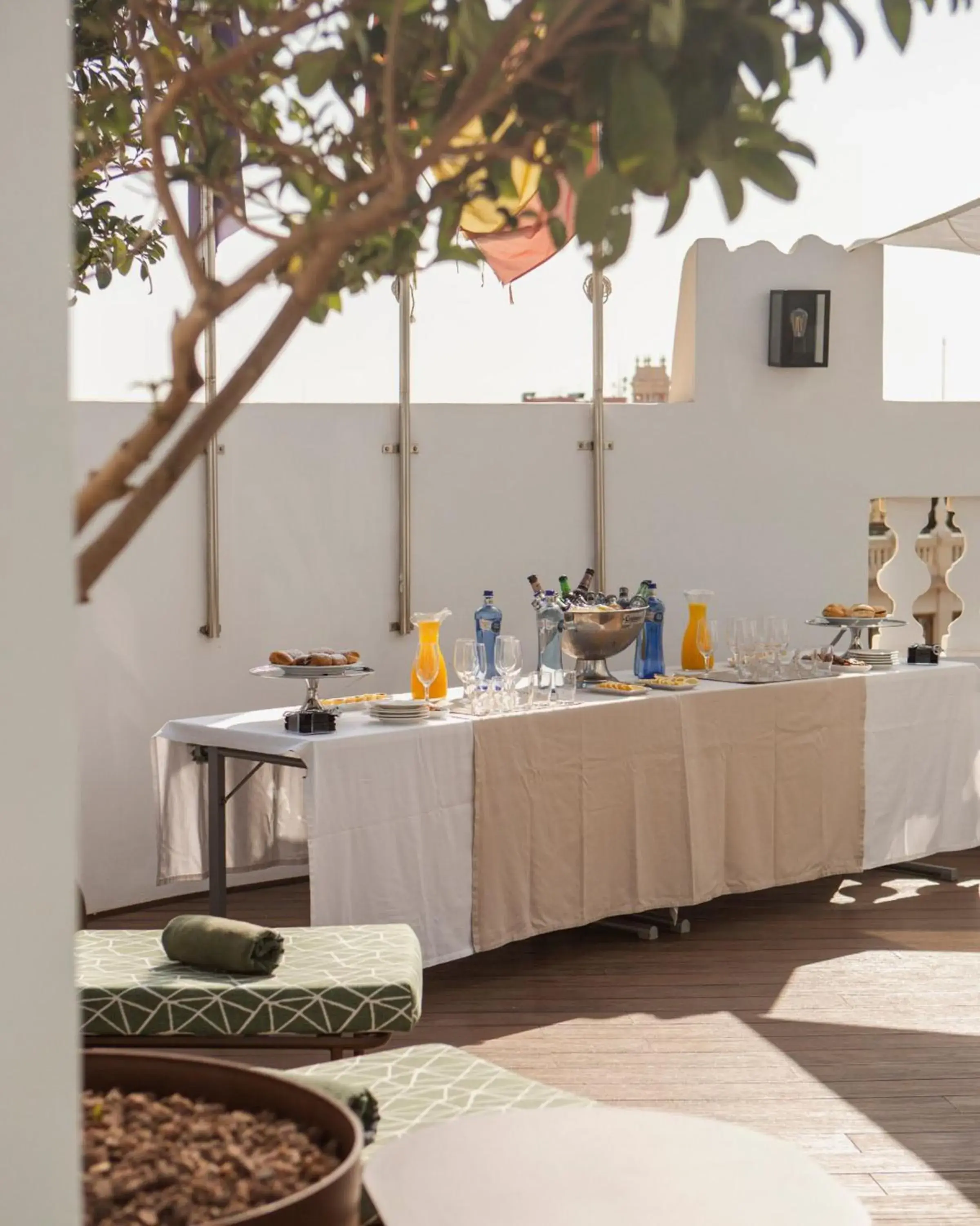 Restaurant/places to eat in Melia Plaza Valencia Restaurant/places to eat in Melia Plaza Valencia