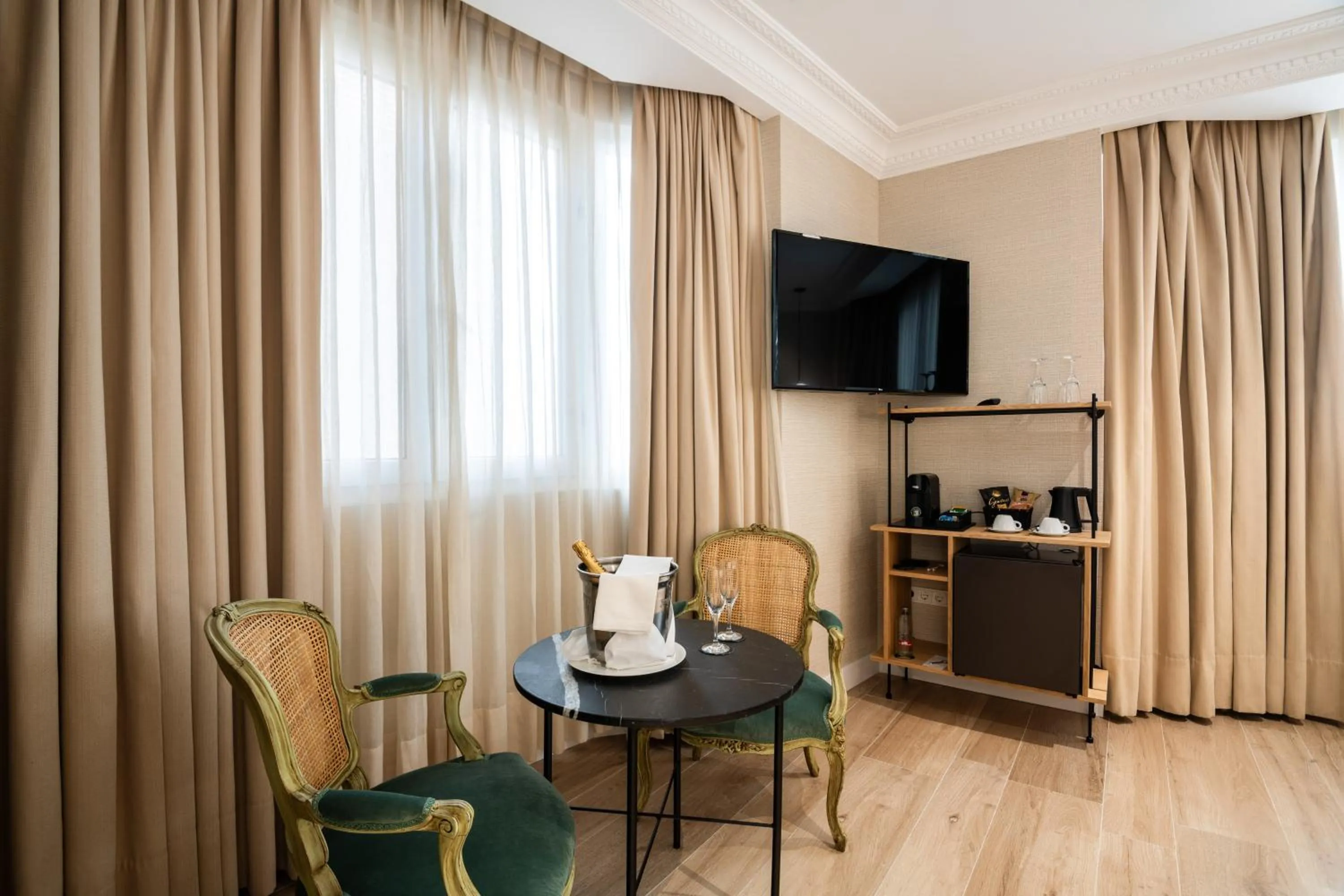 Bedroom in Melia Plaza Valencia