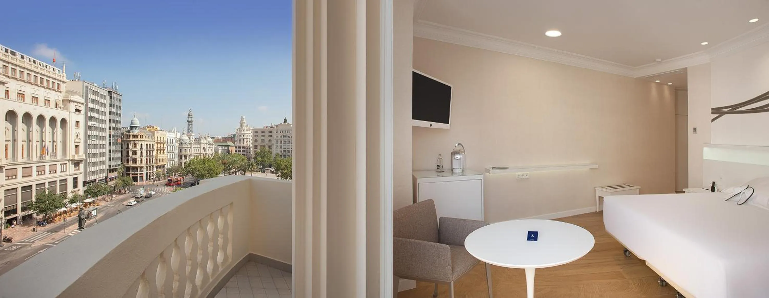 TV and multimedia, Bed in Melia Plaza Valencia