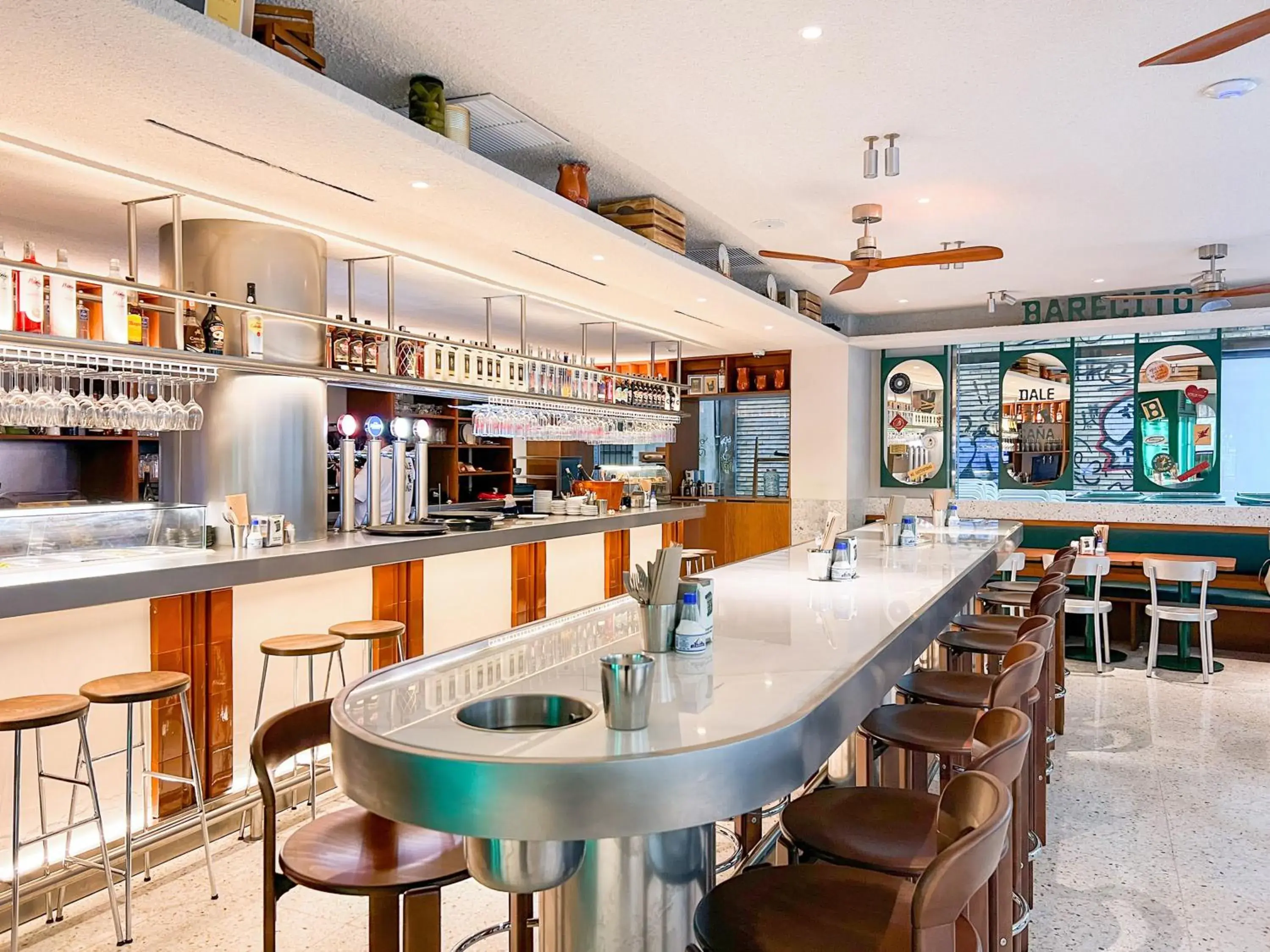 Restaurant/places to eat in Melia Plaza Valencia Restaurant/places to eat in Melia Plaza Valencia