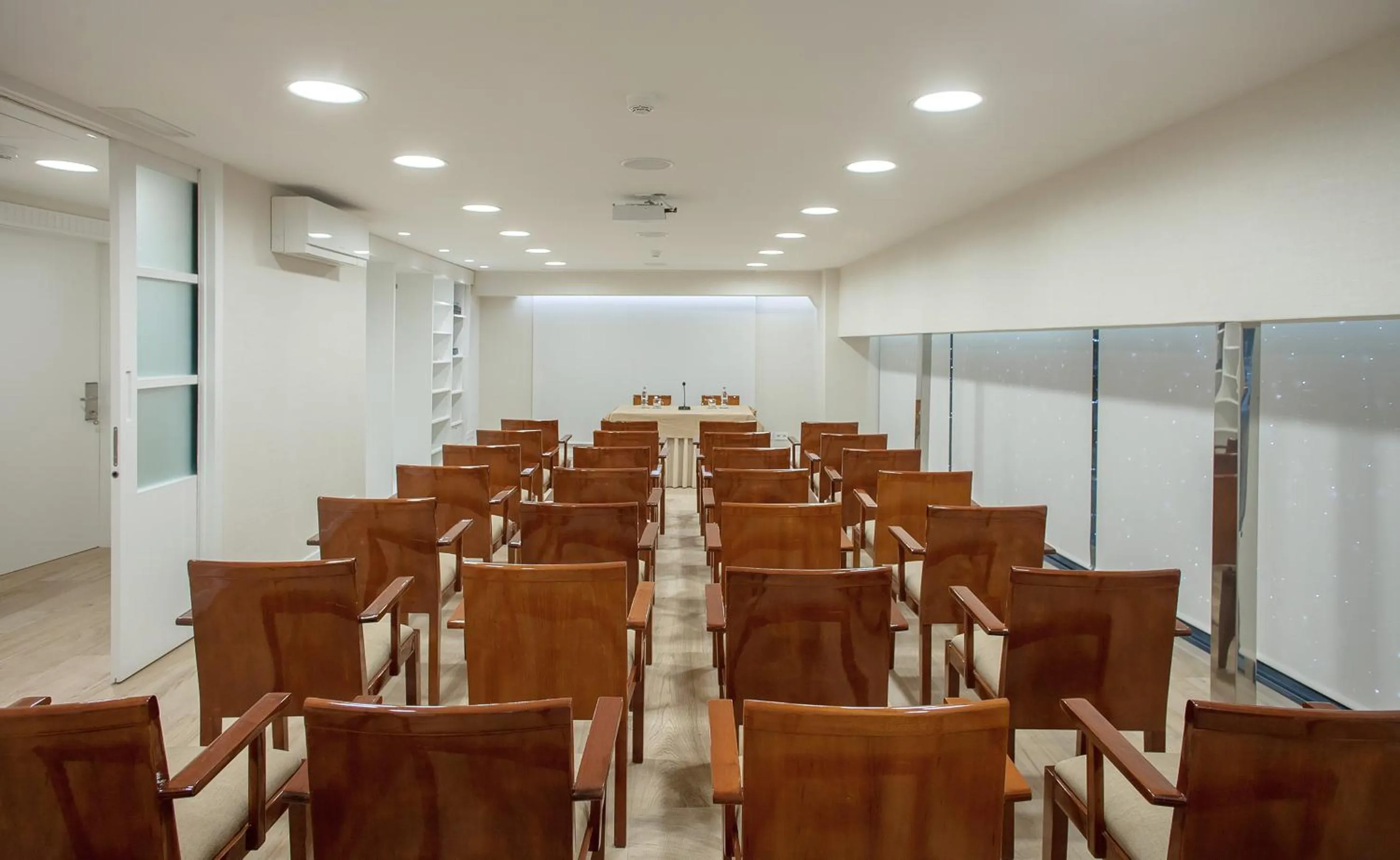 Business facilities in Melia Plaza Valencia