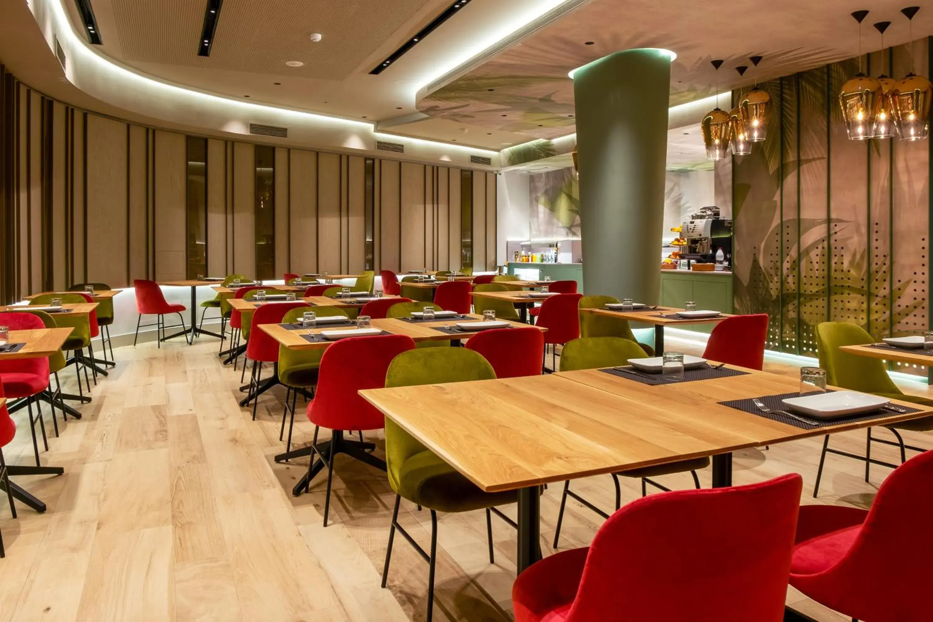 Restaurant/places to eat in Melia Plaza Valencia Restaurant/places to eat in Melia Plaza Valencia