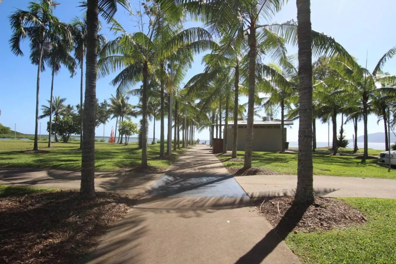 Day in Aquarius Esplanade Retreat