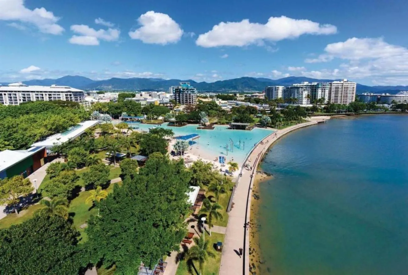 Day in Aquarius Esplanade Retreat