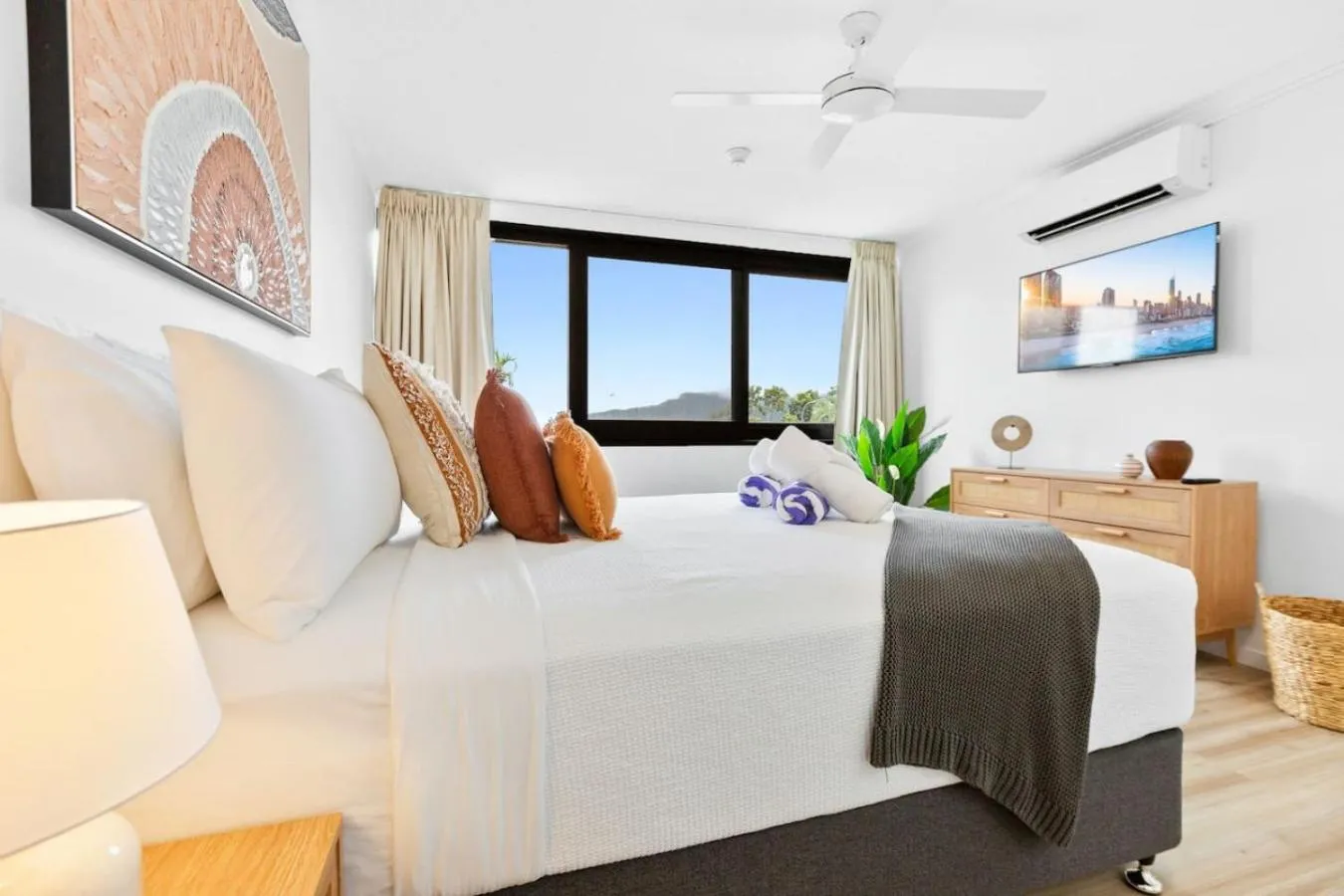 Bed in Aquarius Esplanade Retreat