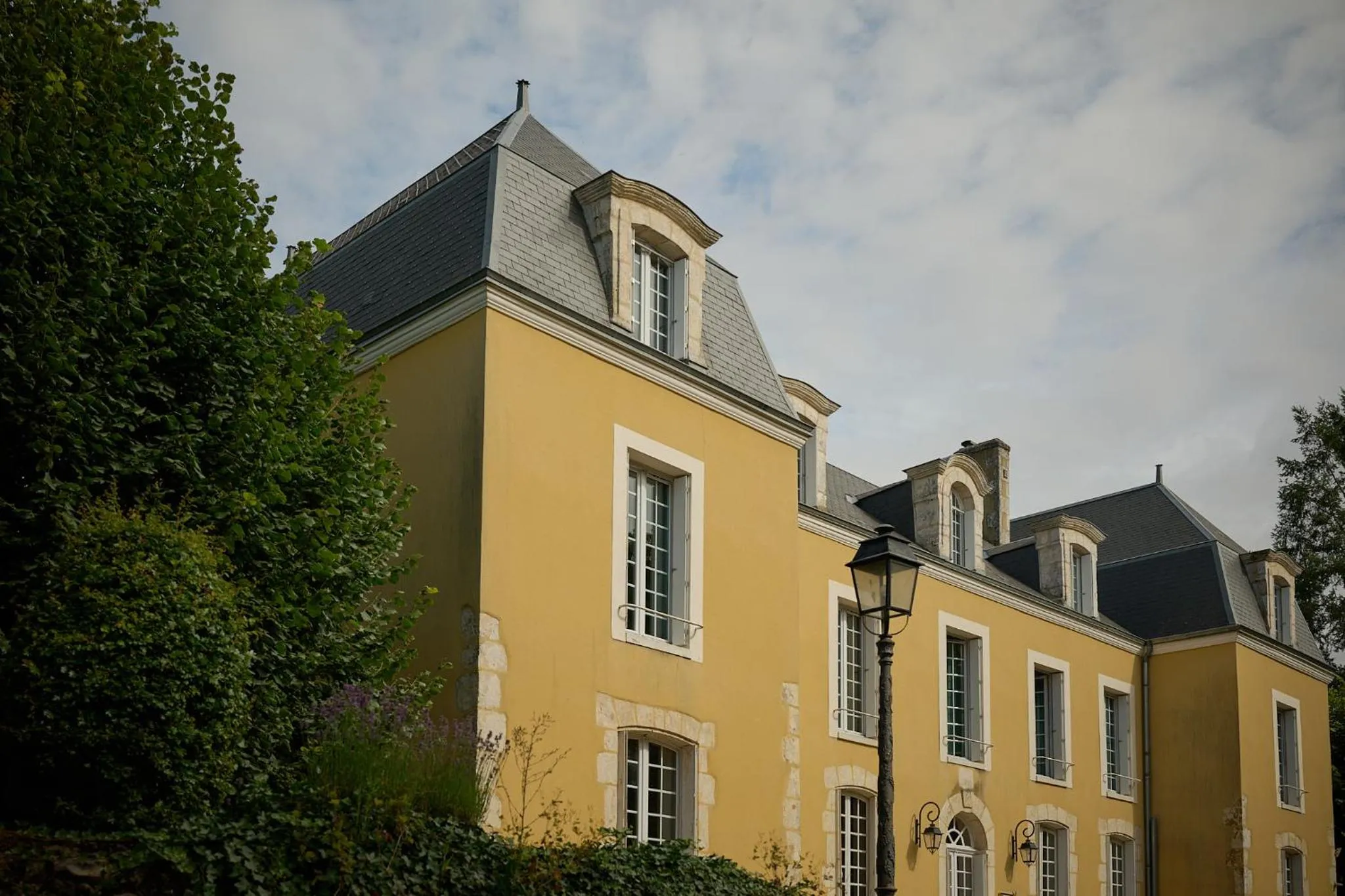 Property building in Hôtel du Château Bois Guibert