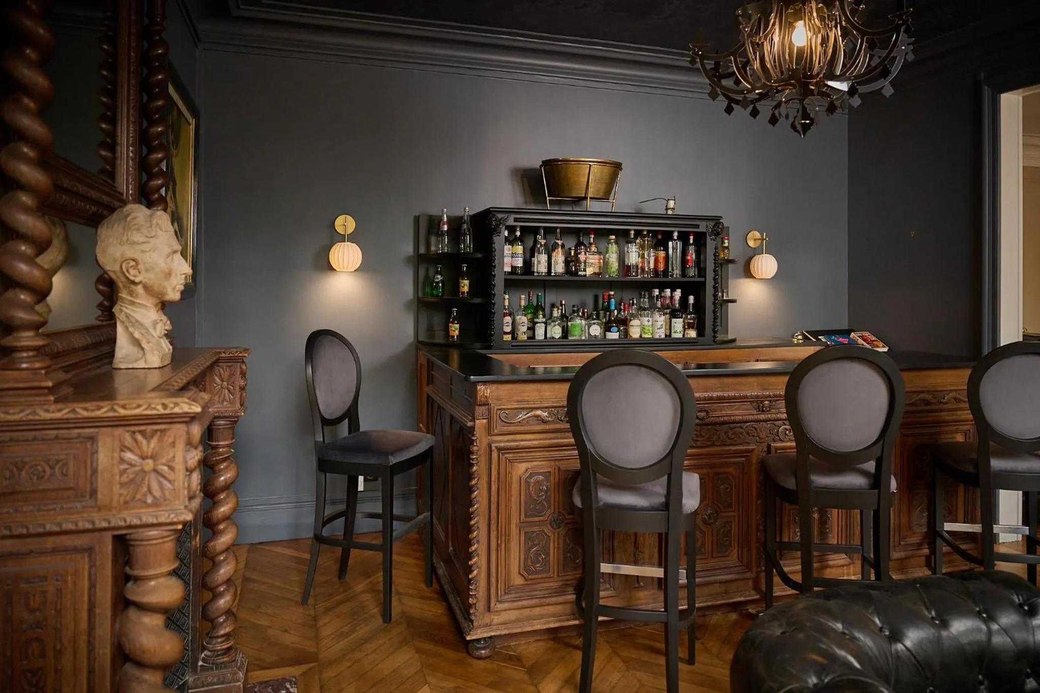Lounge or bar in Hôtel du Château Bois Guibert