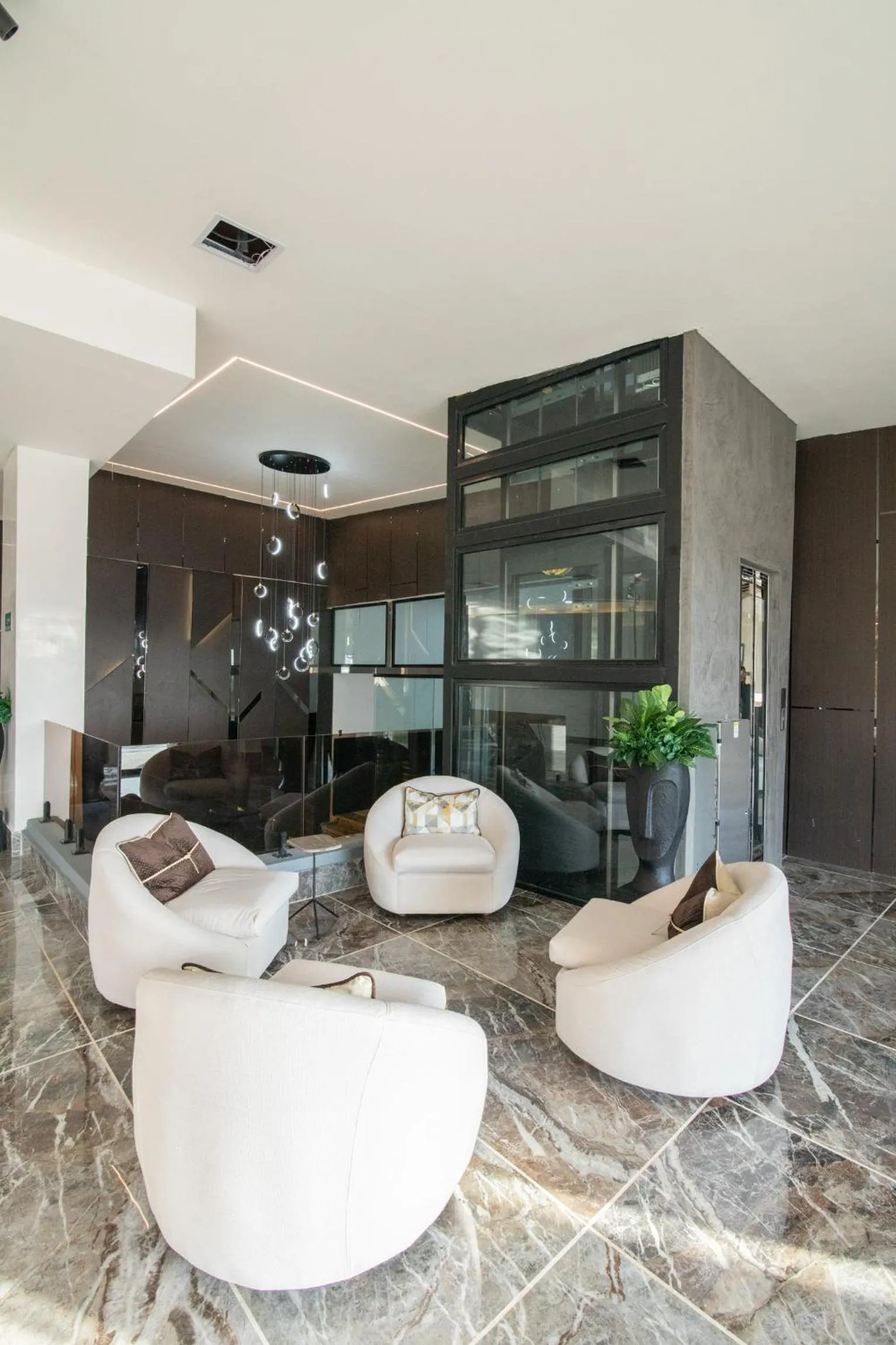 lovera hotel