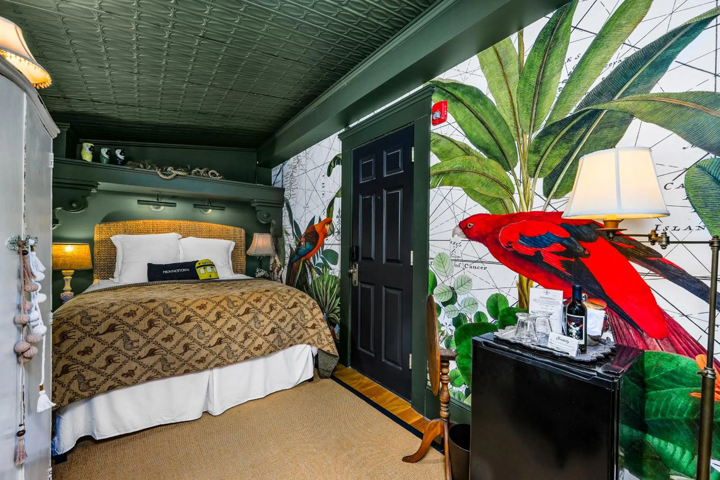 Queen Room in The Gaslamp Bed and Breakfast