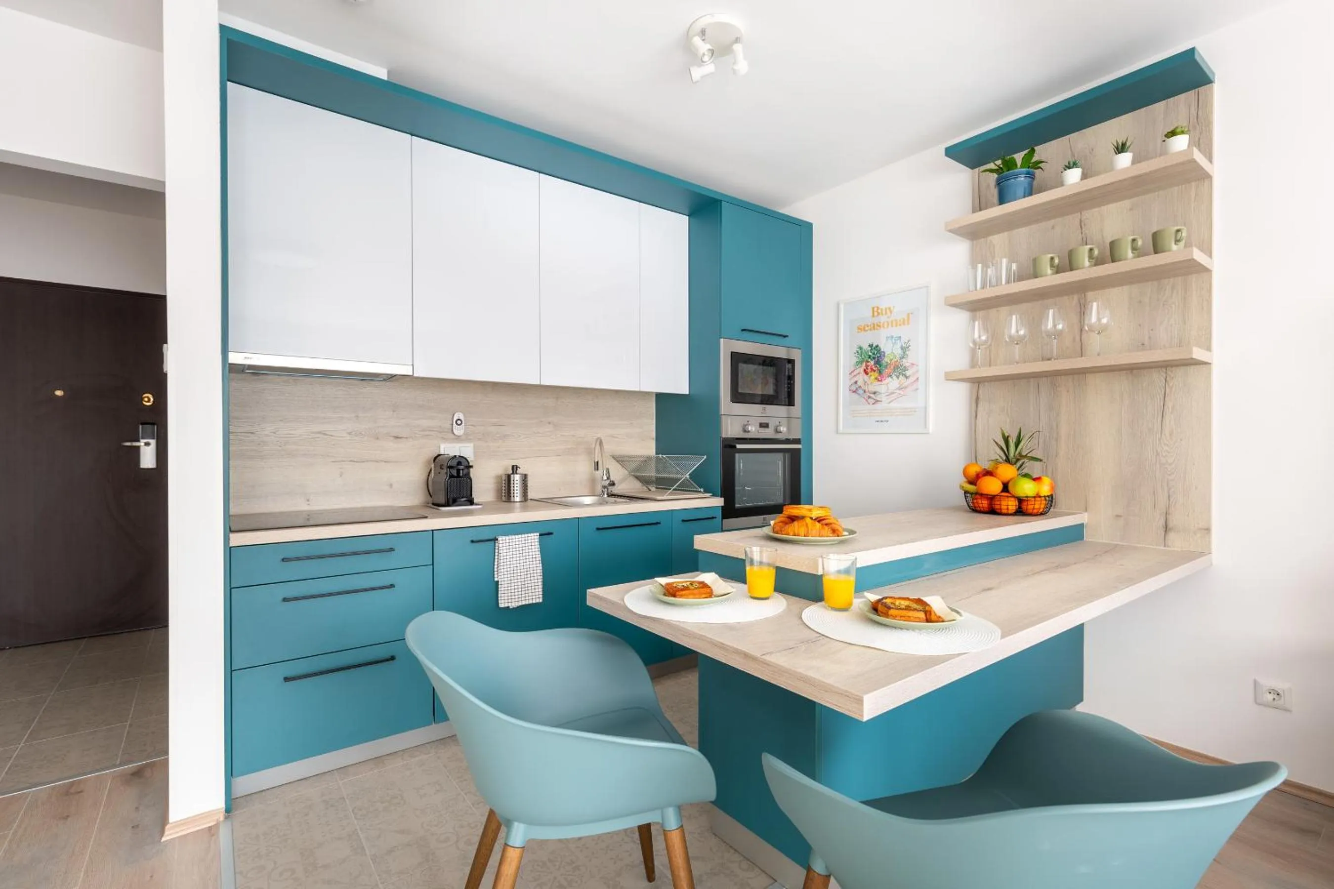 Coffee/tea facilities in Hock Residence by Vagabond