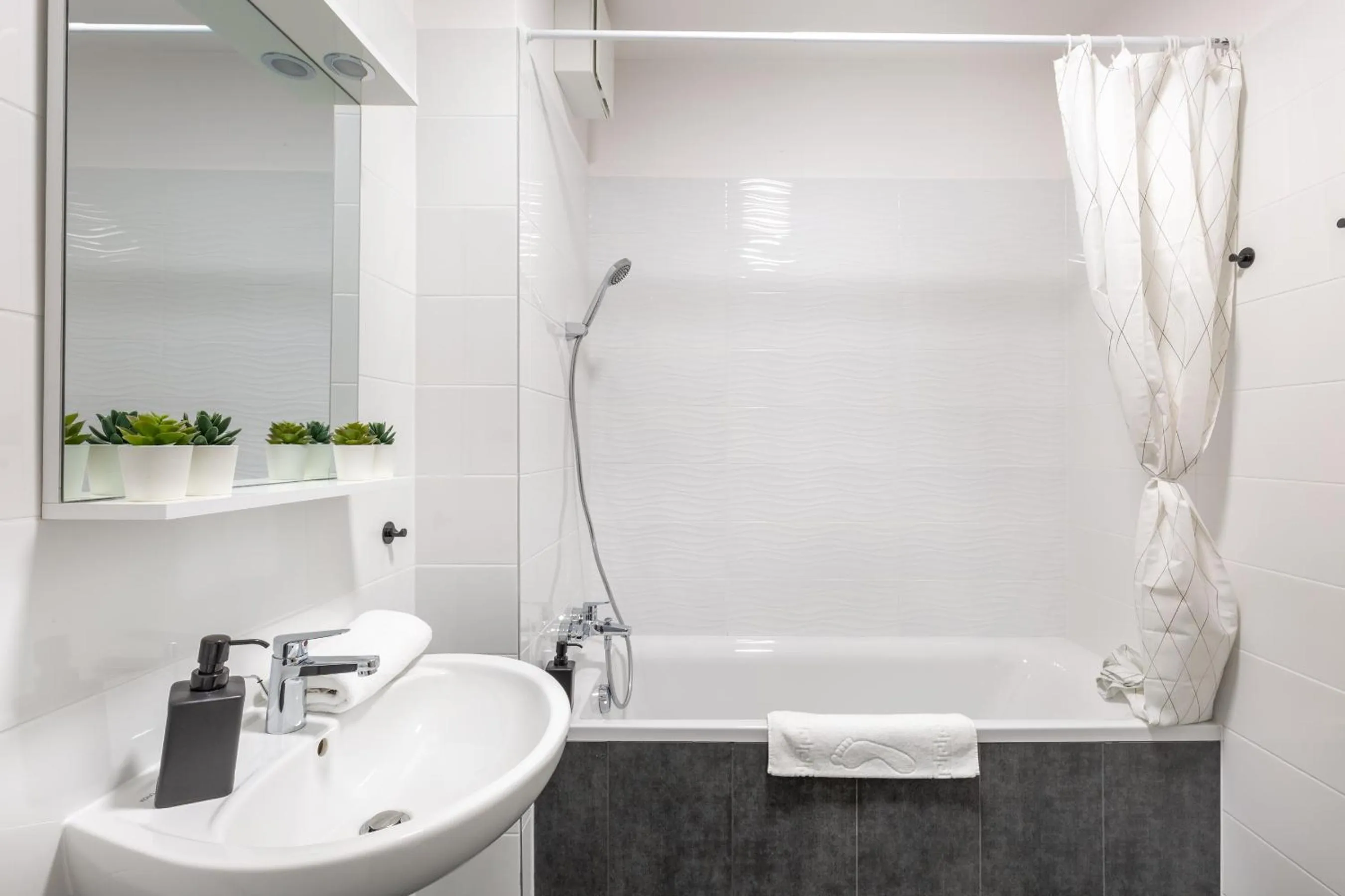 Bathroom in Hock Residence by Vagabond