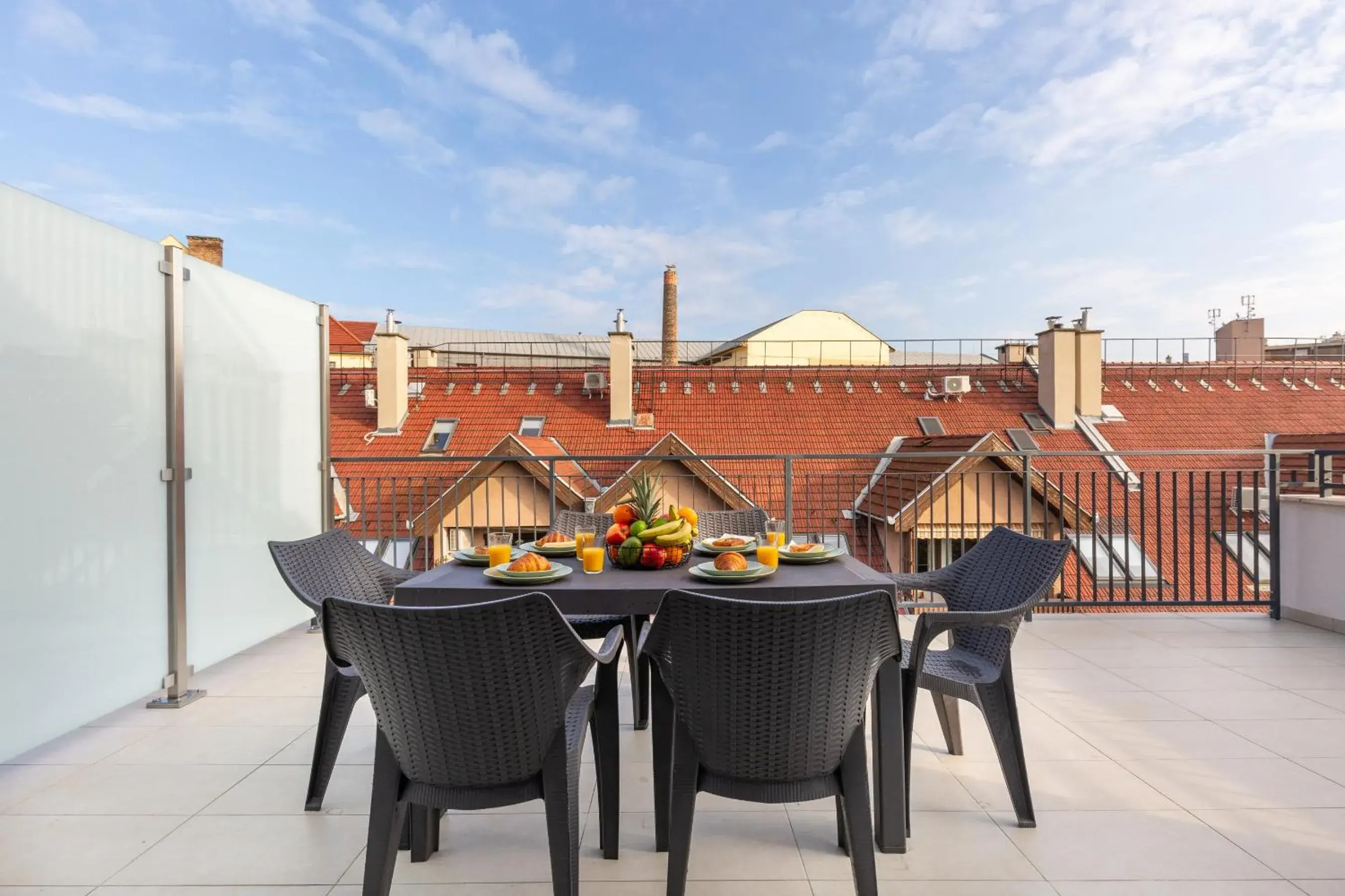 Two-Bedroom Deluxe Apartment with Balcony in Hock Residence by Vagabond Two-Bedroom Deluxe Apartment with Balcony in Hock Residence by Vagabond