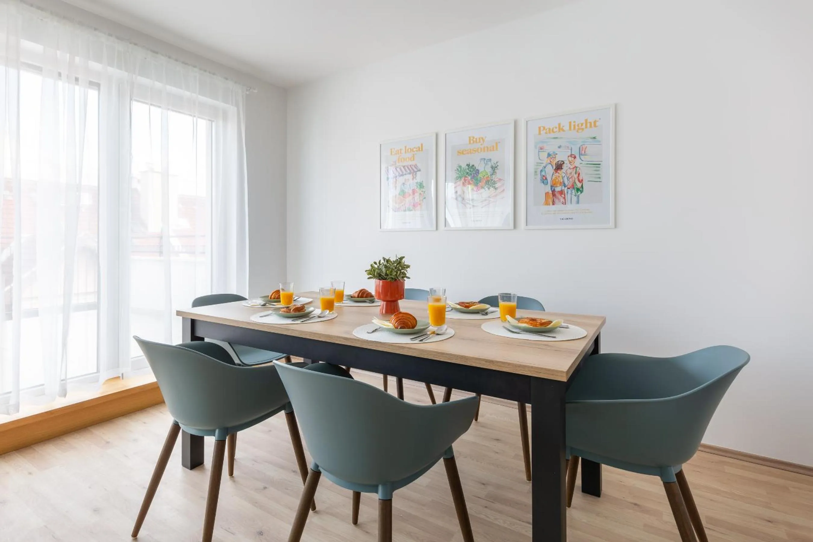 Dining area in Hock Residence by Vagabond