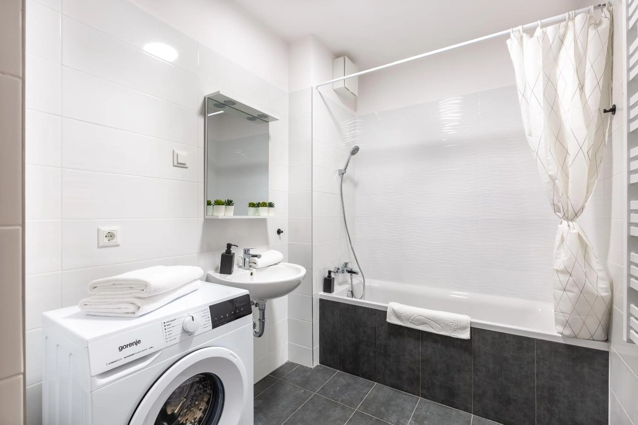 Bathroom in Hock Residence by Vagabond