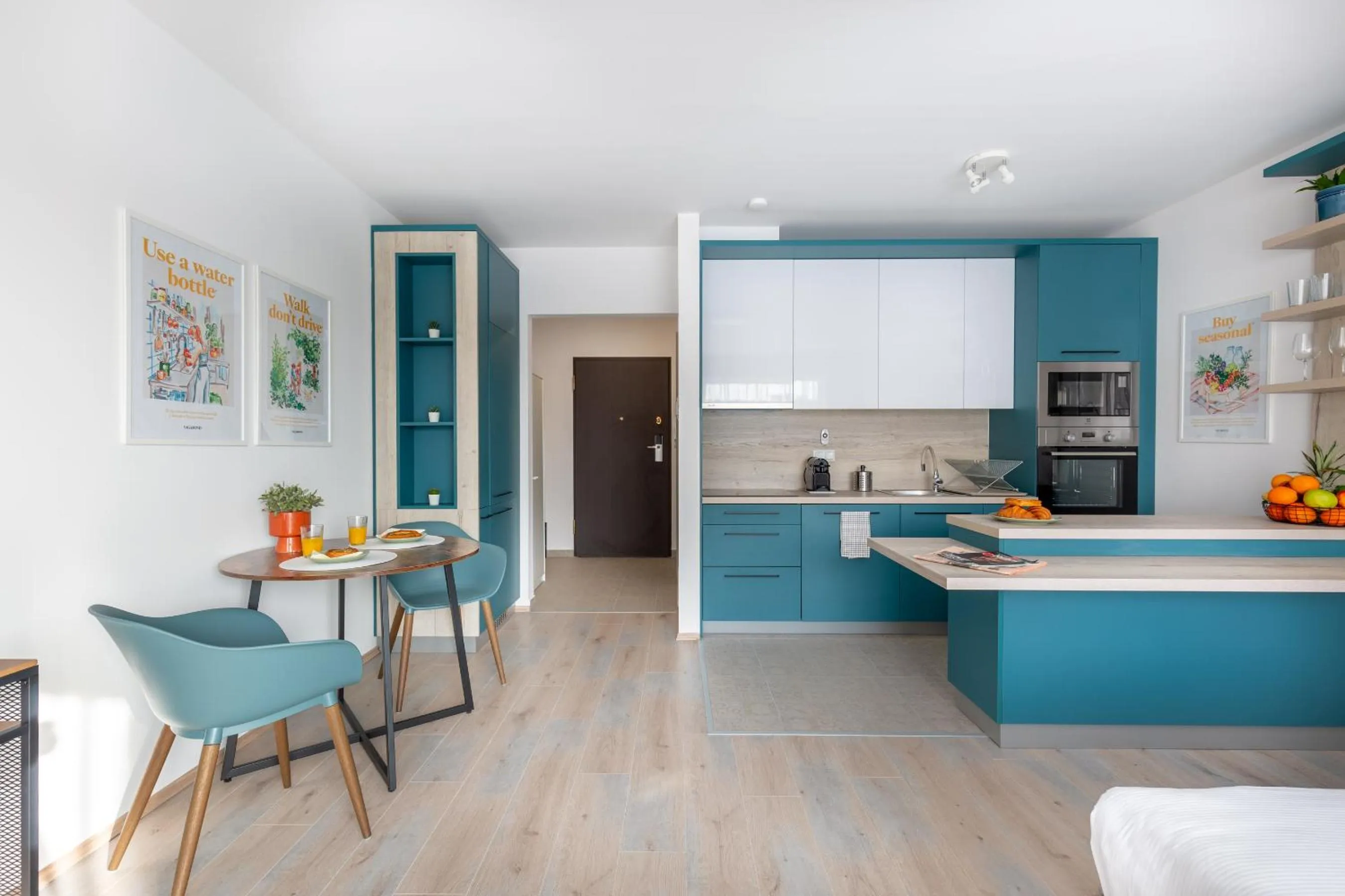 Kitchen or kitchenette in Hock Residence by Vagabond